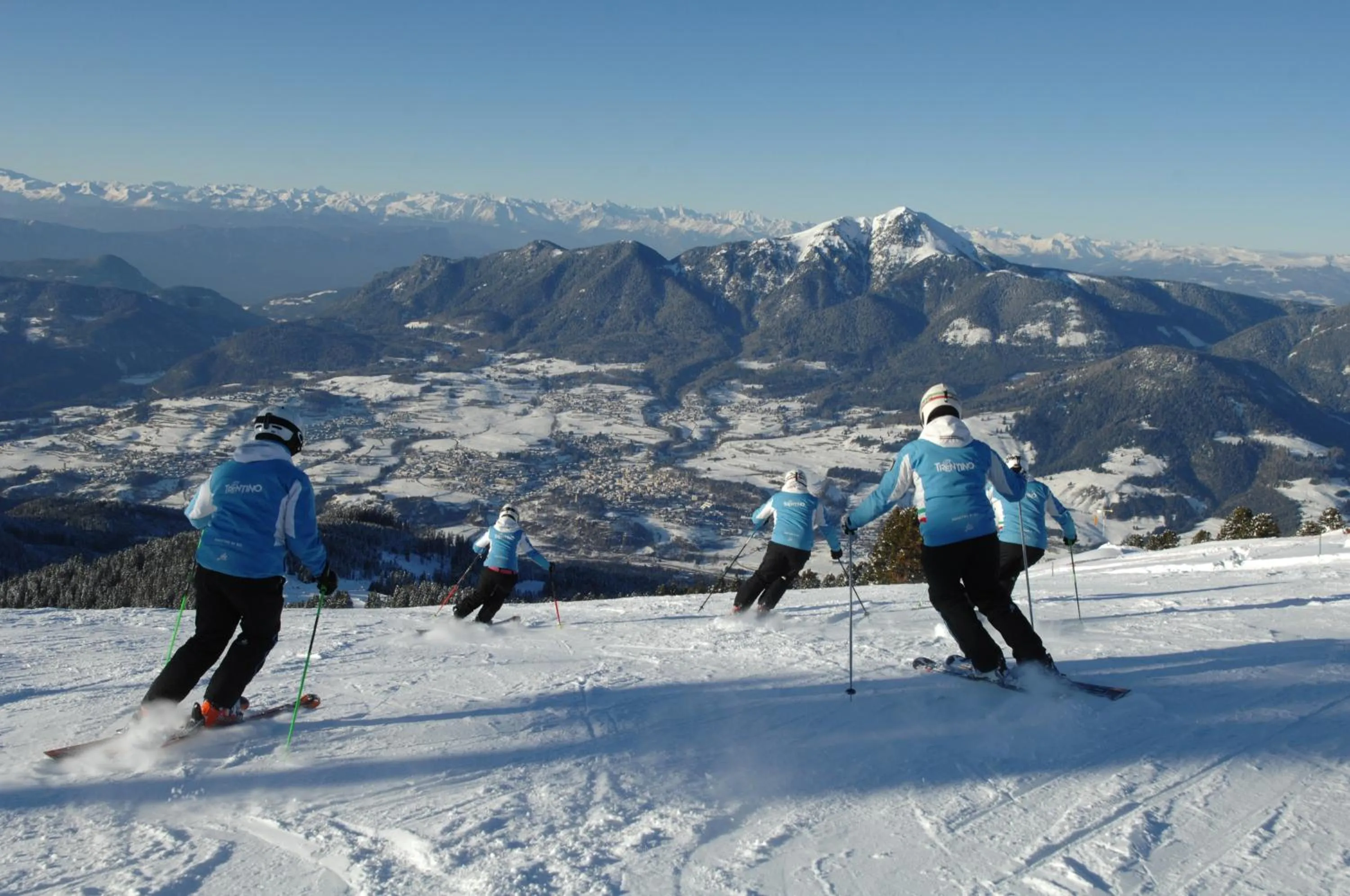 Skiing in Castelir Suite Hotel