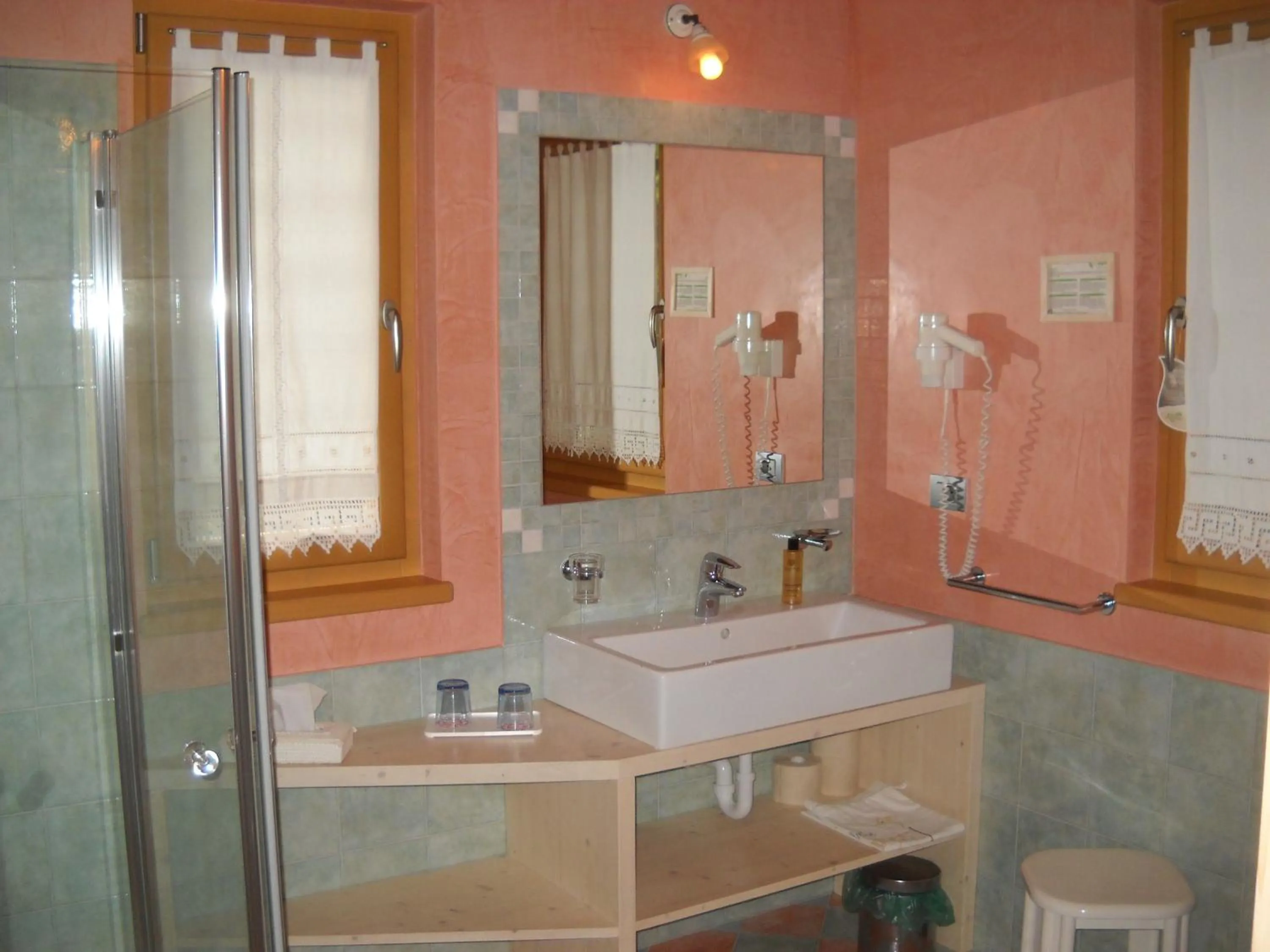 Bathroom in Castelir Suite Hotel
