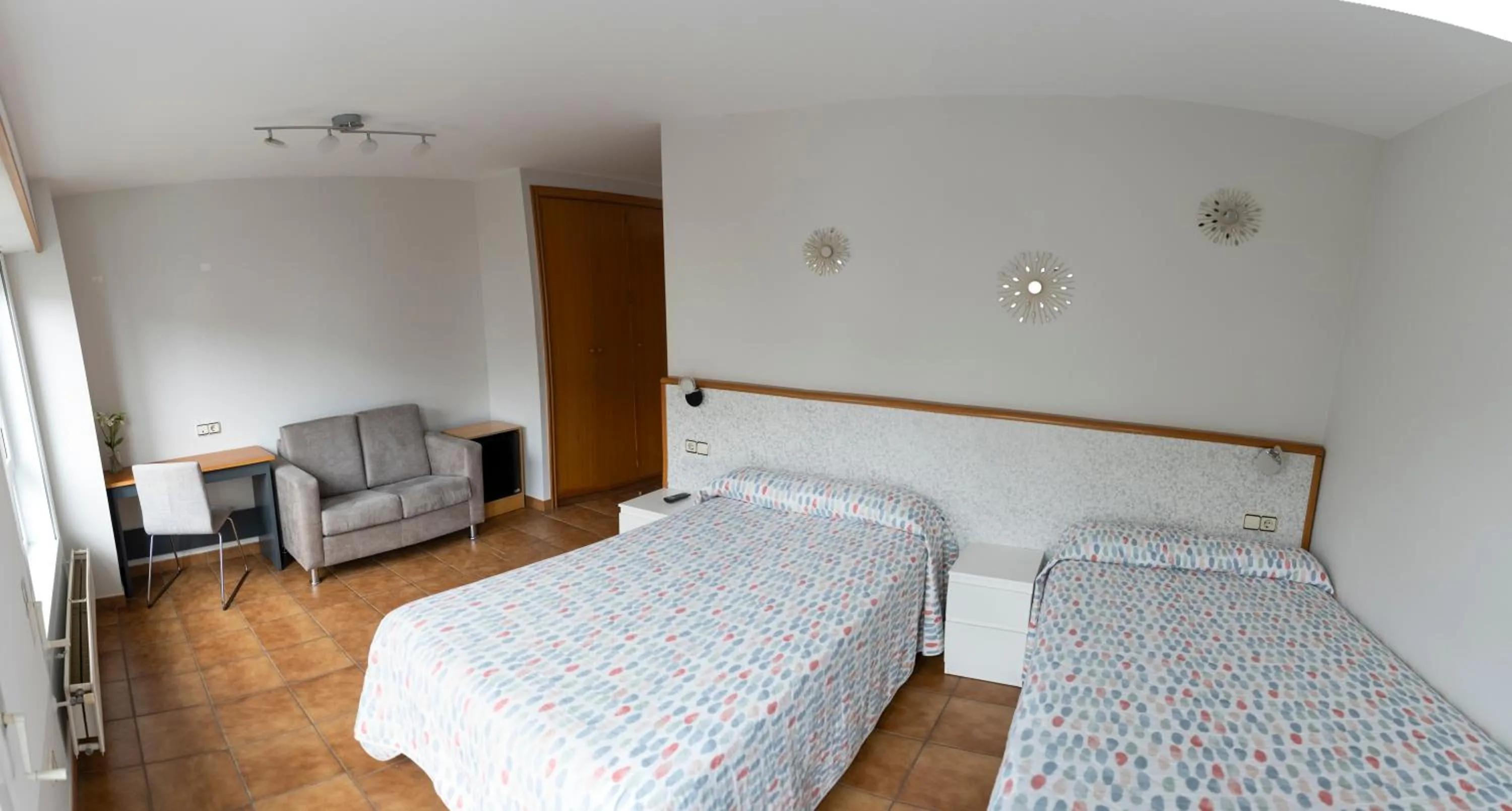 Photo of the whole room, Bed in Brisarte