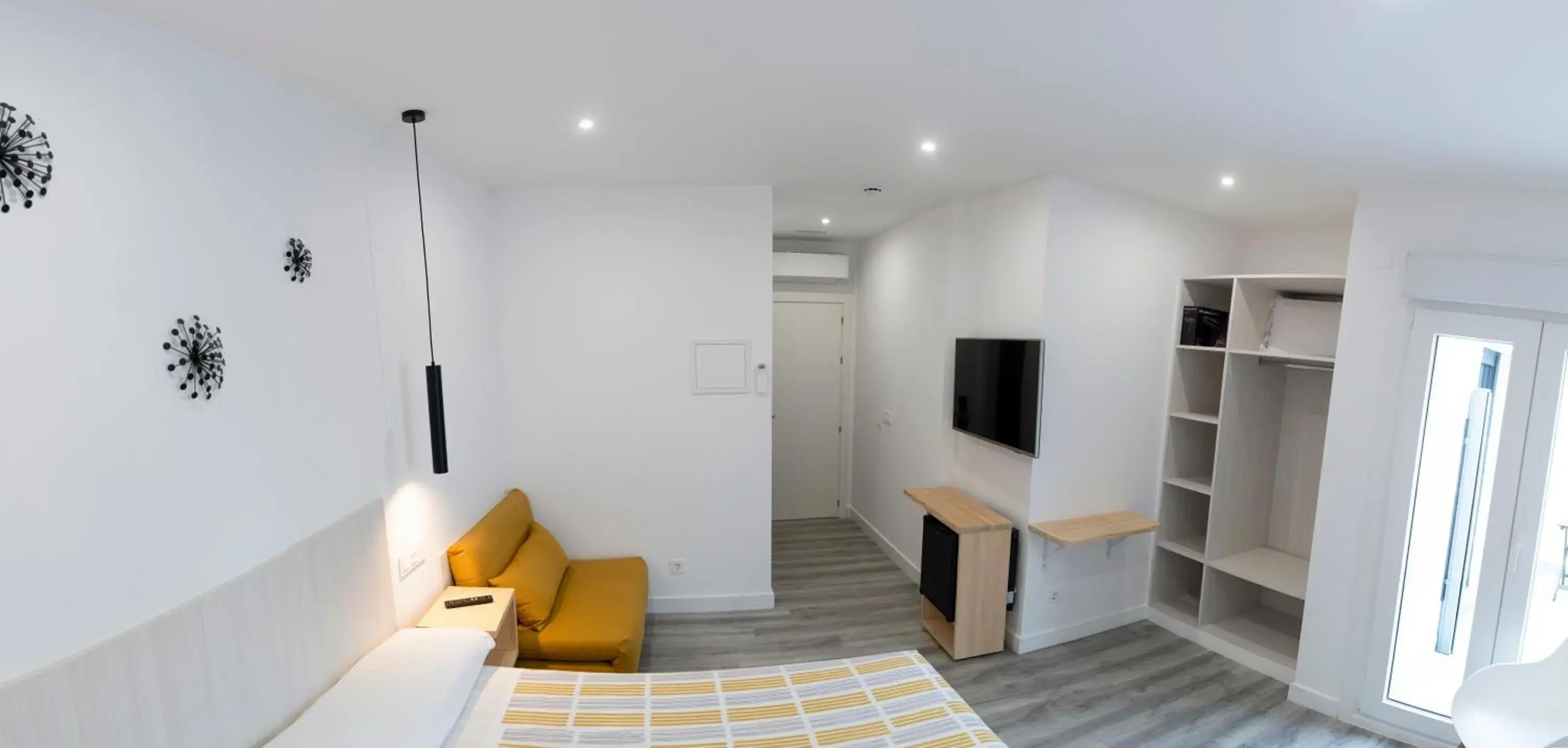 Large Double Room in Brisarte Large Double Room in Brisarte