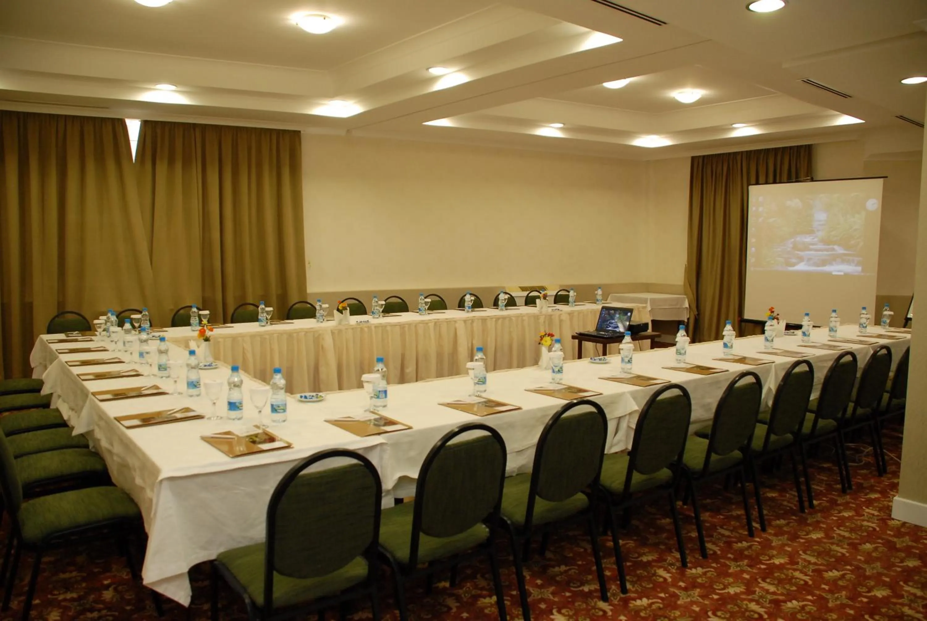Business facilities in Gazi Park Hotel