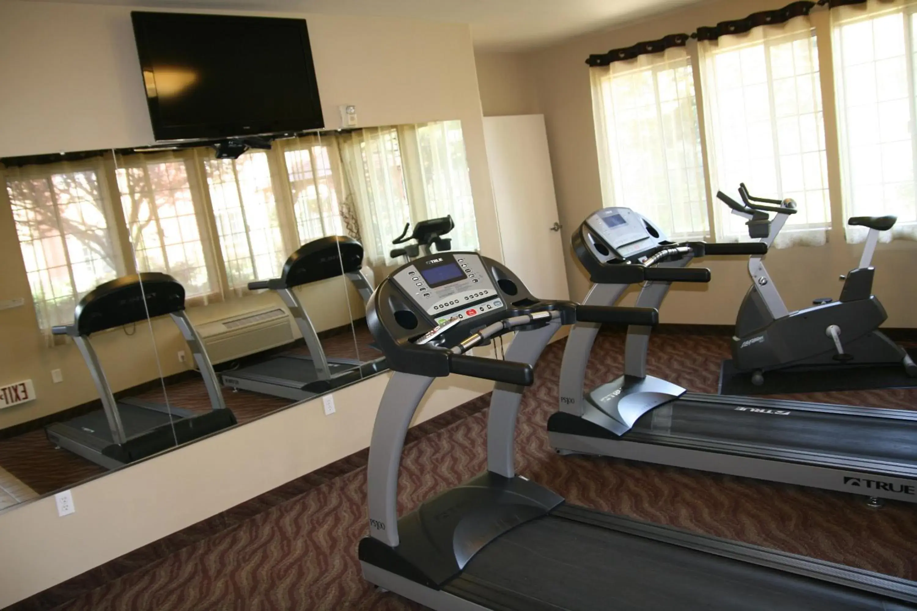 Fitness centre/facilities in Holiday Inn Express San Pablo - Richmond Area by IHG Fitness centre/facilities in Holiday Inn Express San Pablo - Richmond Area by IHG