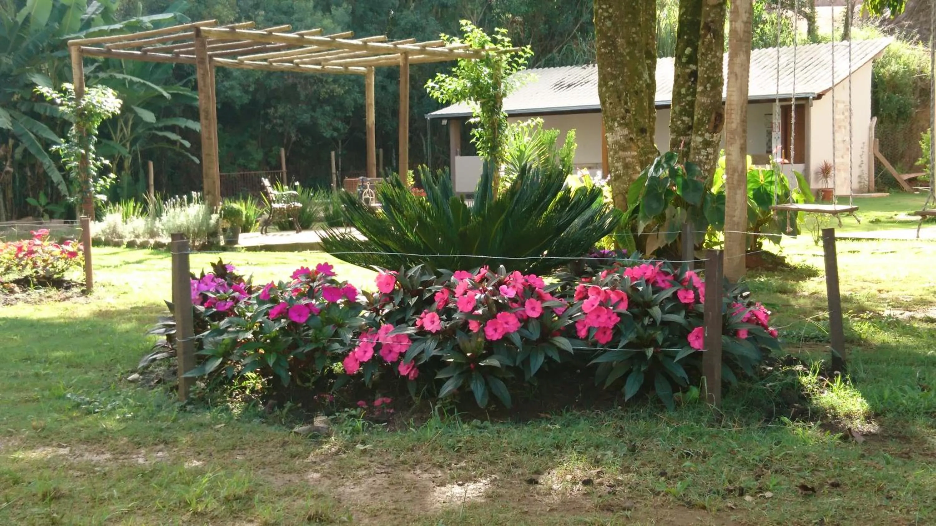 Garden in pousada canarinho