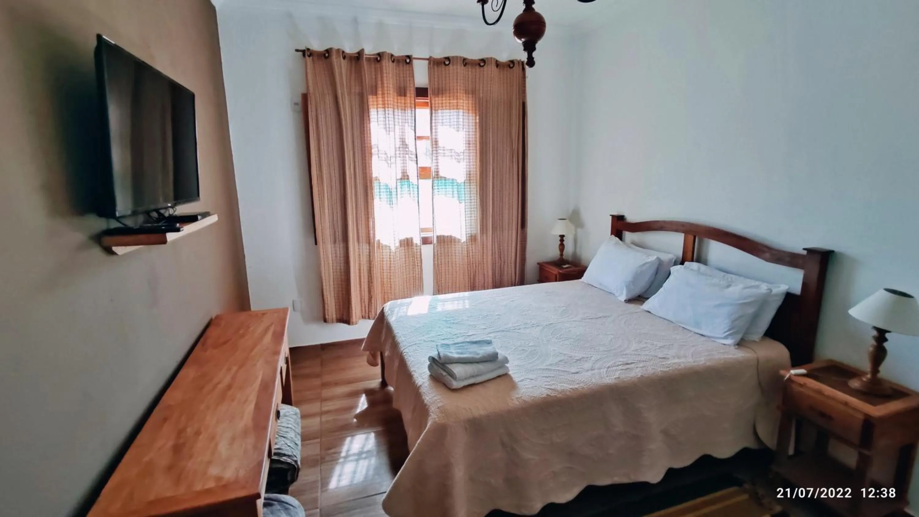 Bed in pousada canarinho