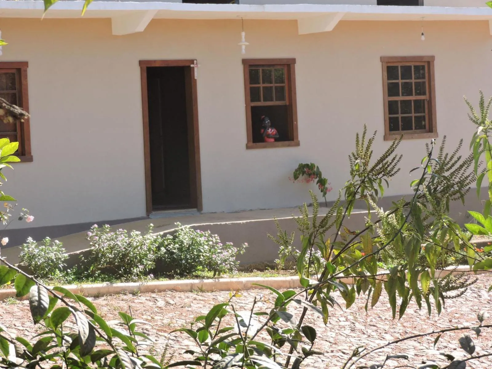 Facade/entrance in pousada canarinho