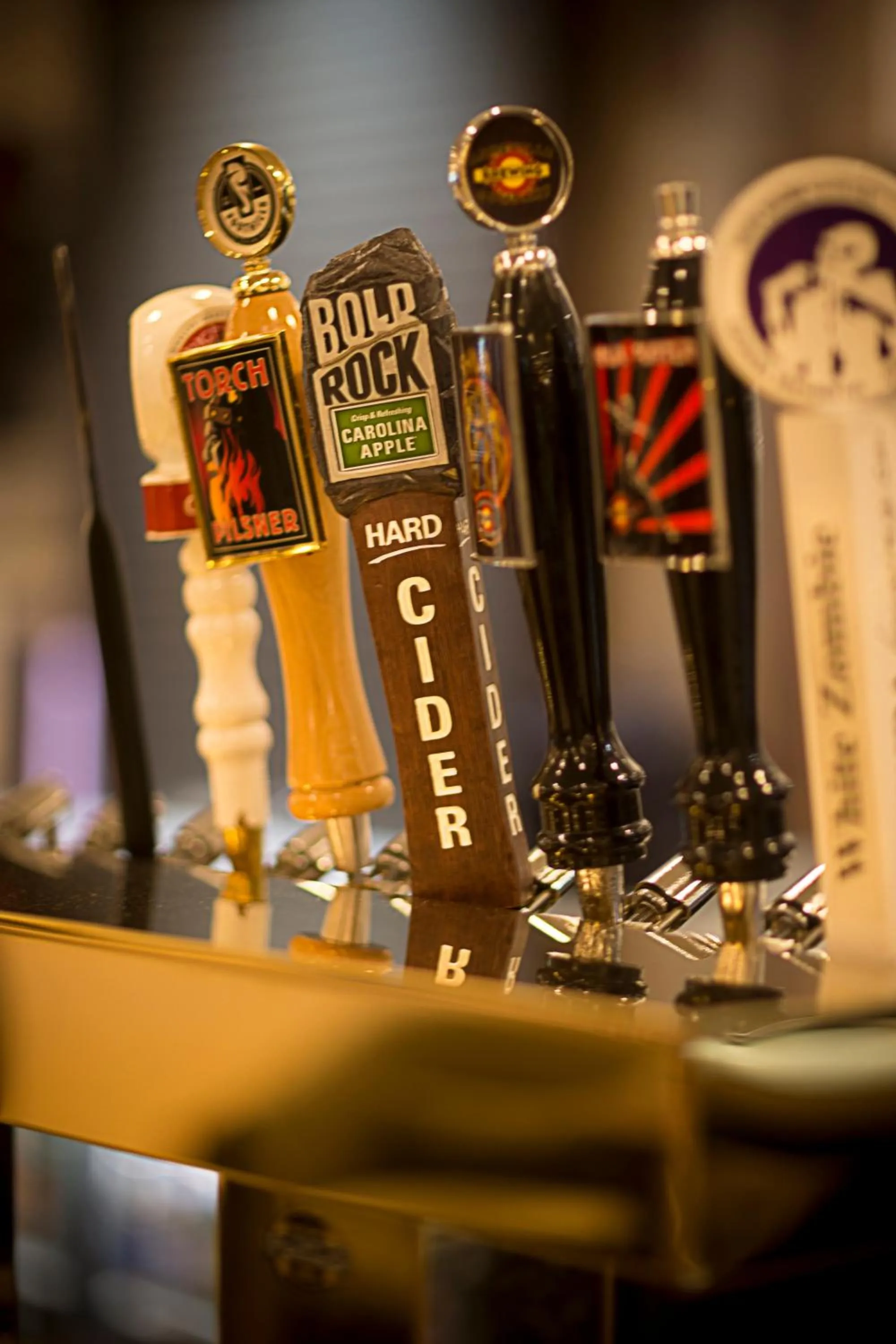 Lounge or bar in Crowne Plaza Resort Asheville by IHG