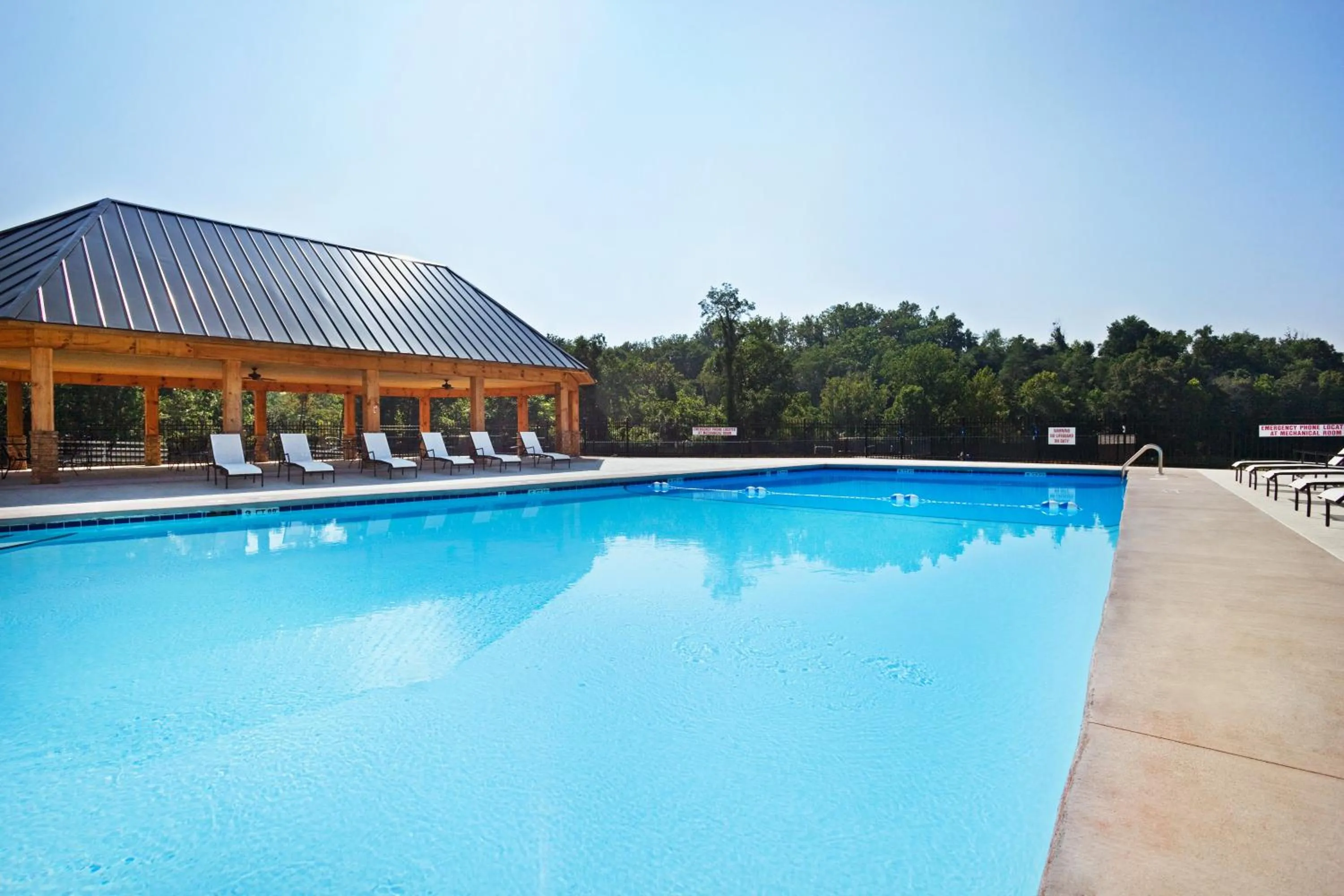 Swimming pool in Crowne Plaza Resort Asheville by IHG