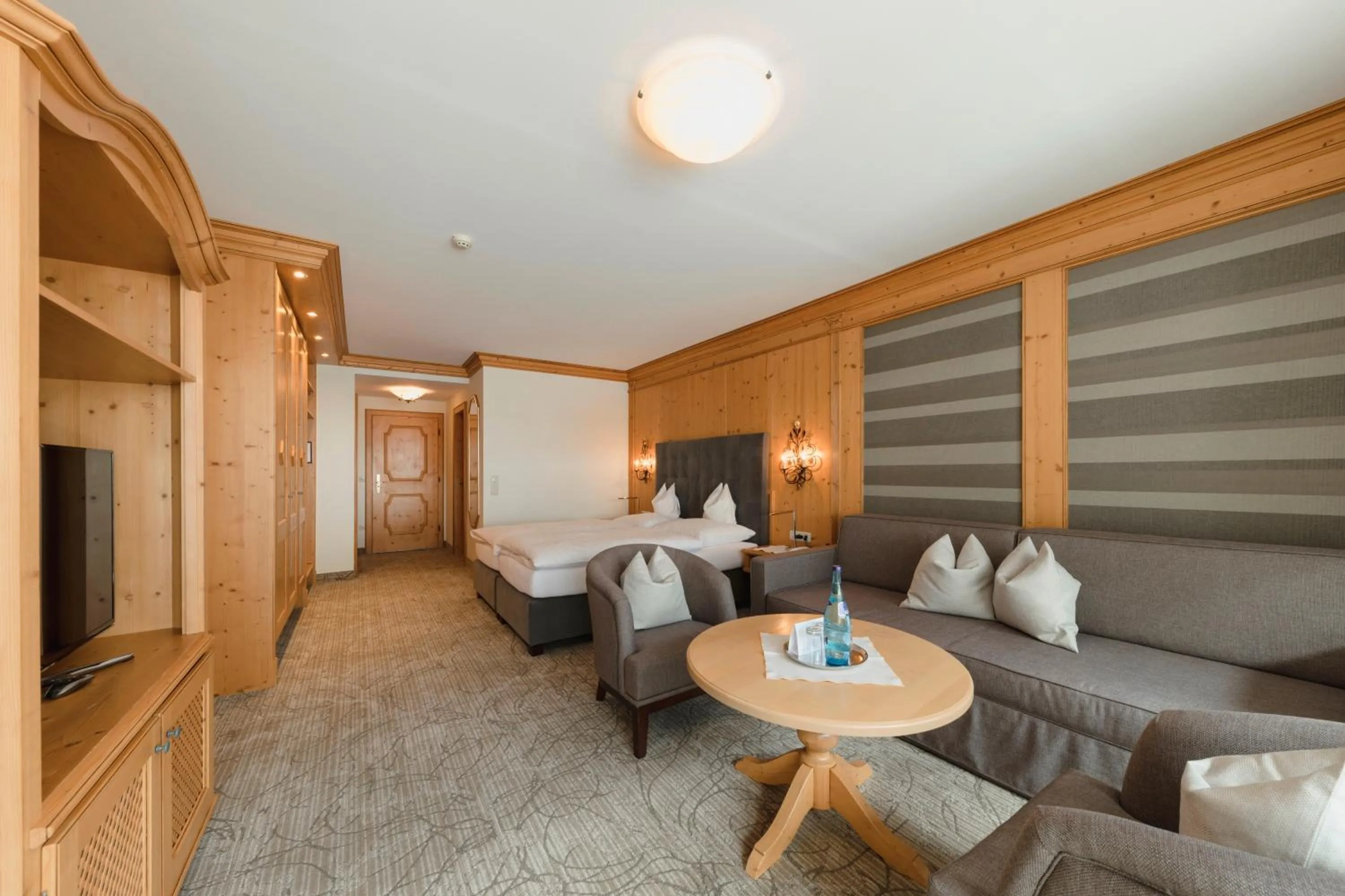 Photo of the whole room, Bed in Hotel Schwarzer Adler - Sport & Spa