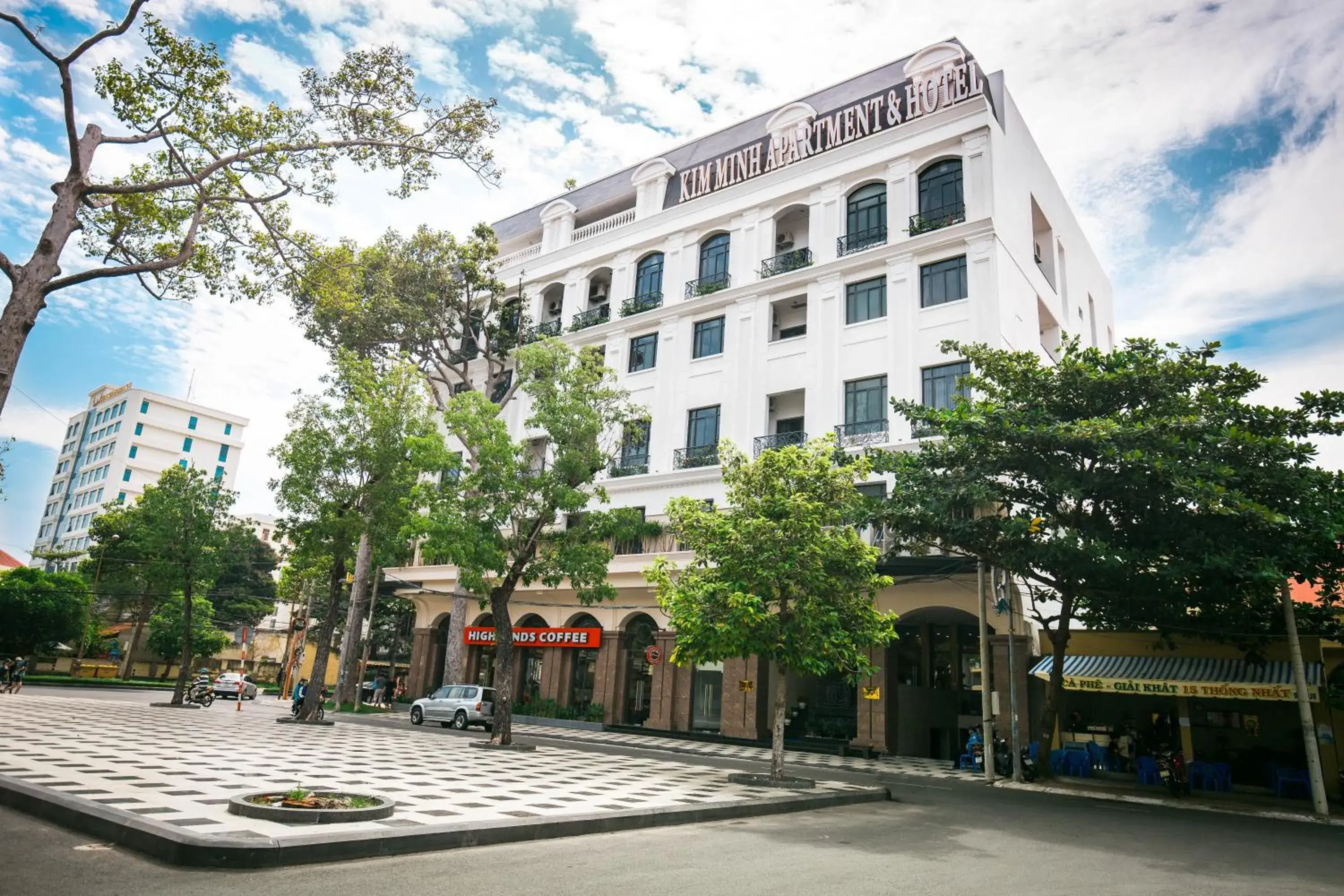 Property building in Kim Minh Apartment & Hotel Property building in Kim Minh Apartment & Hotel