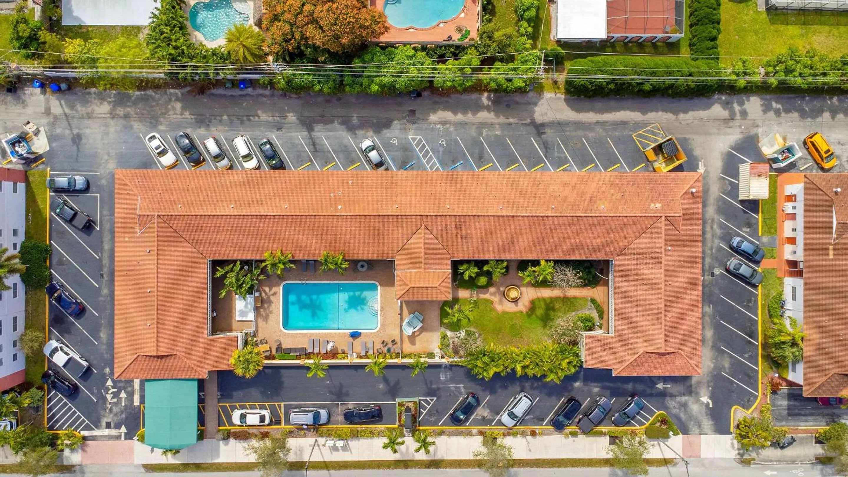 Property building in Quality Inn & Suites Airport-Cruise Port Hollywood