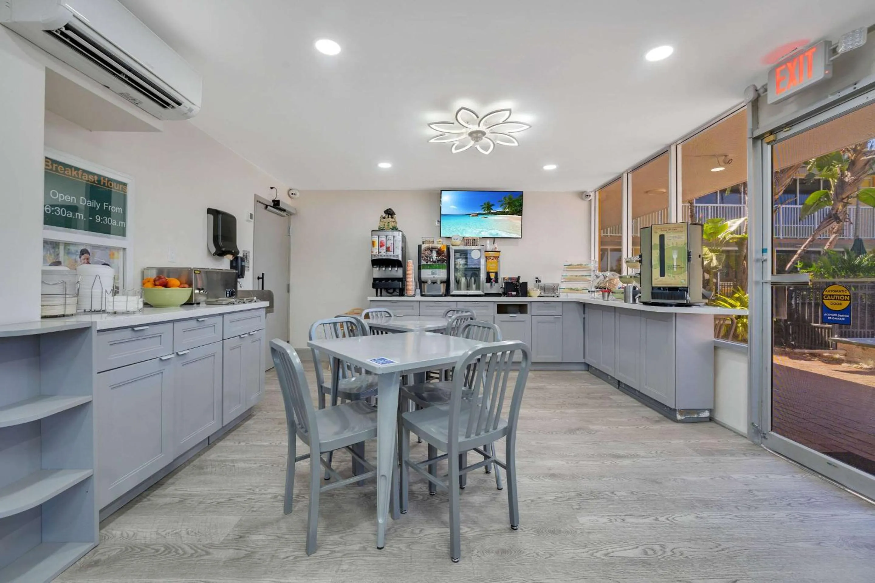 Breakfast in Quality Inn & Suites Airport-Cruise Port Hollywood