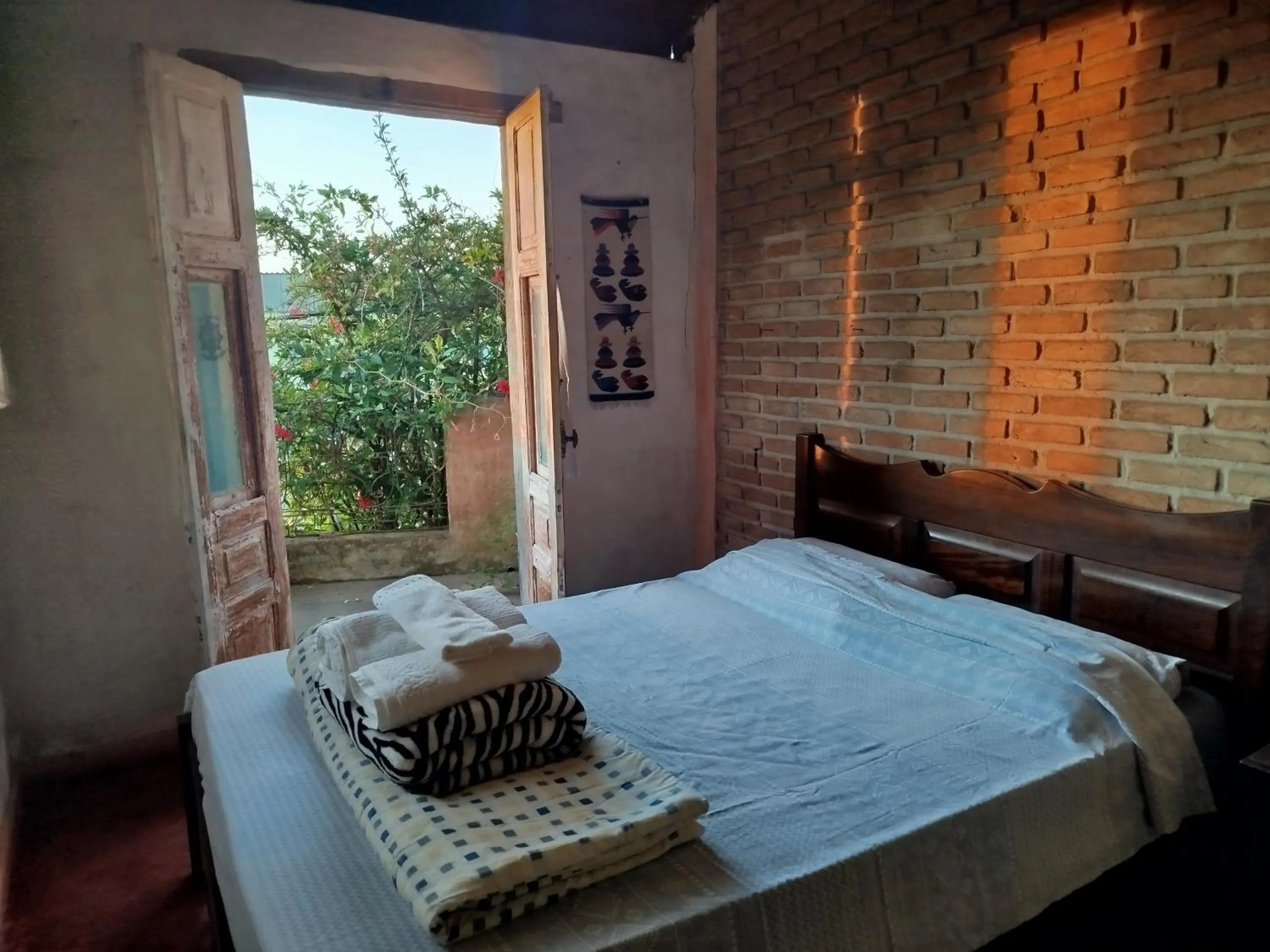 Balcony/Terrace, Bed in Chalé de Pedra - Hospedaria