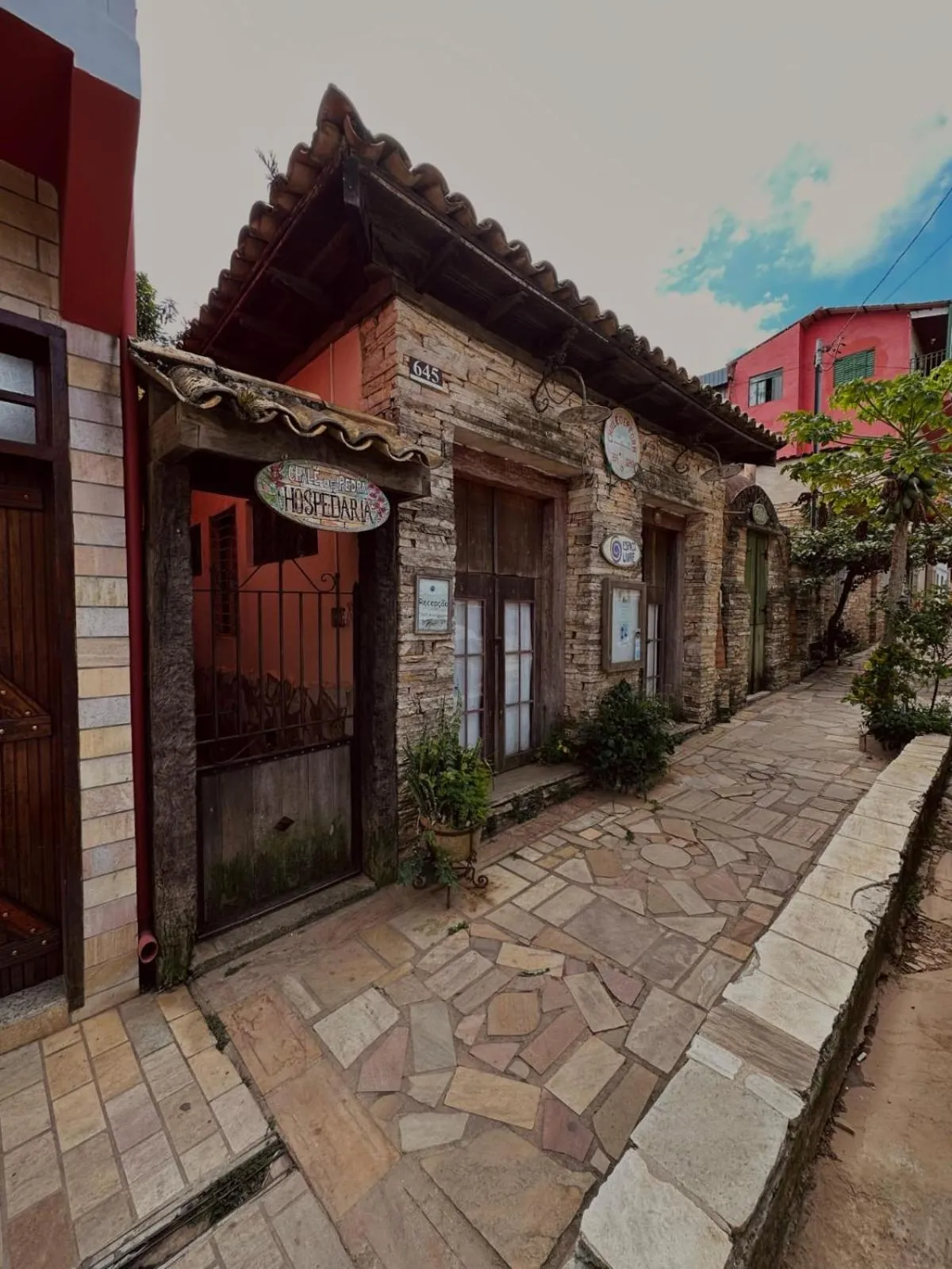 Property building in Chalé de Pedra - Hospedaria