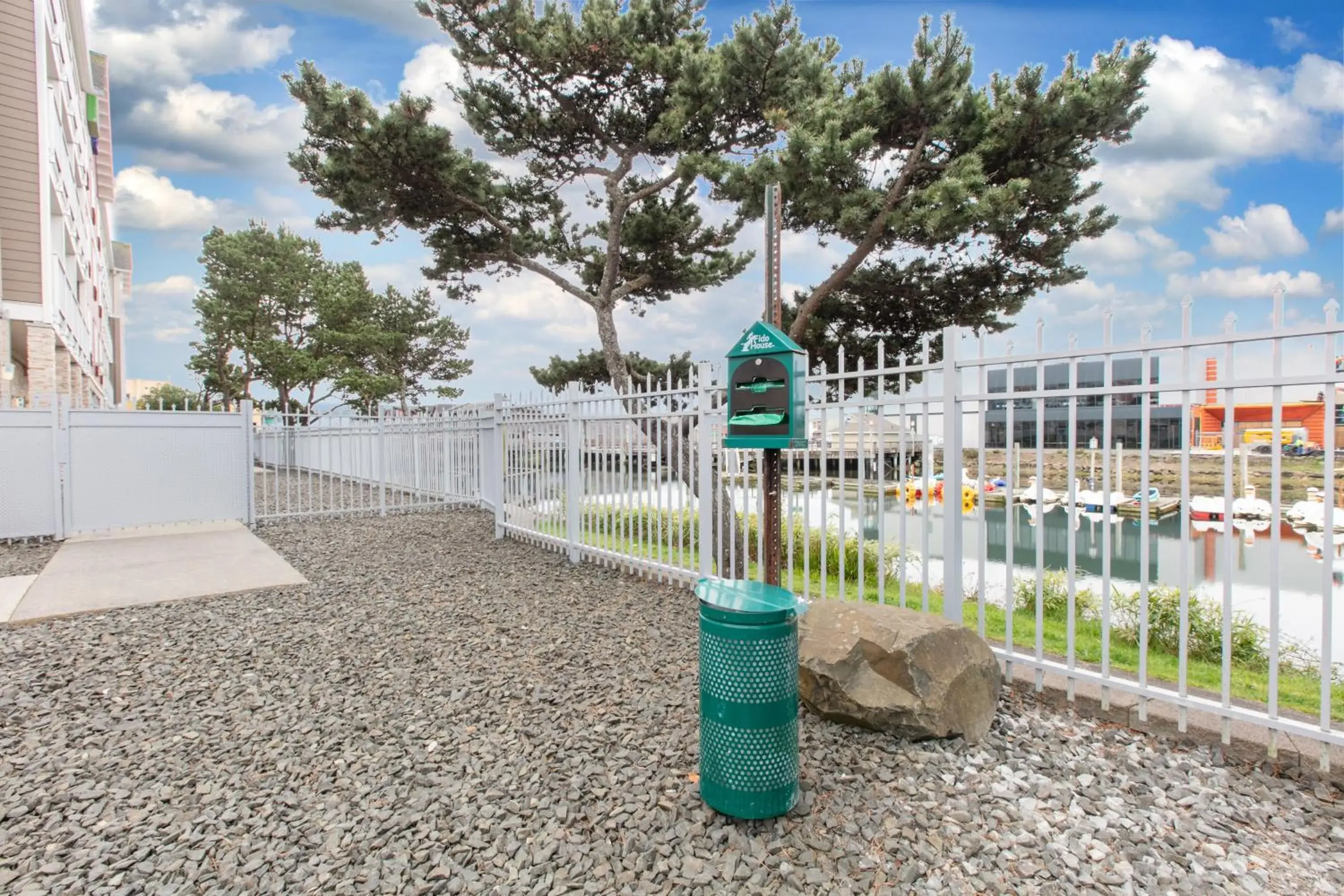 Property building in Holiday Inn Express Hotel & Suites Seaside Convention Center by IHG Property building in Holiday Inn Express Hotel & Suites Seaside Convention Center by IHG