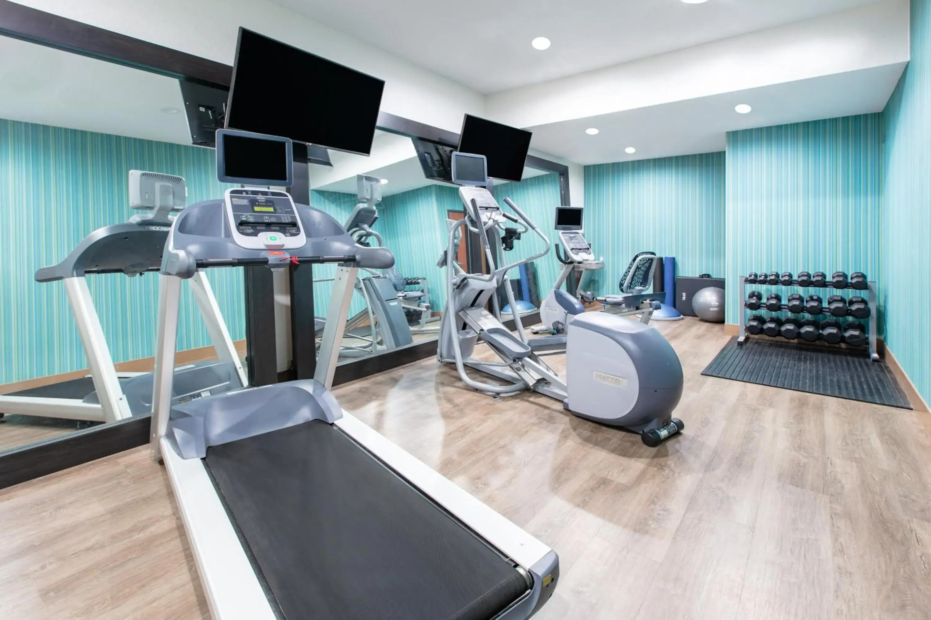 Fitness centre/facilities in Holiday Inn Express Hotel & Suites Seaside Convention Center by IHG Fitness centre/facilities in Holiday Inn Express Hotel & Suites Seaside Convention Center by IHG