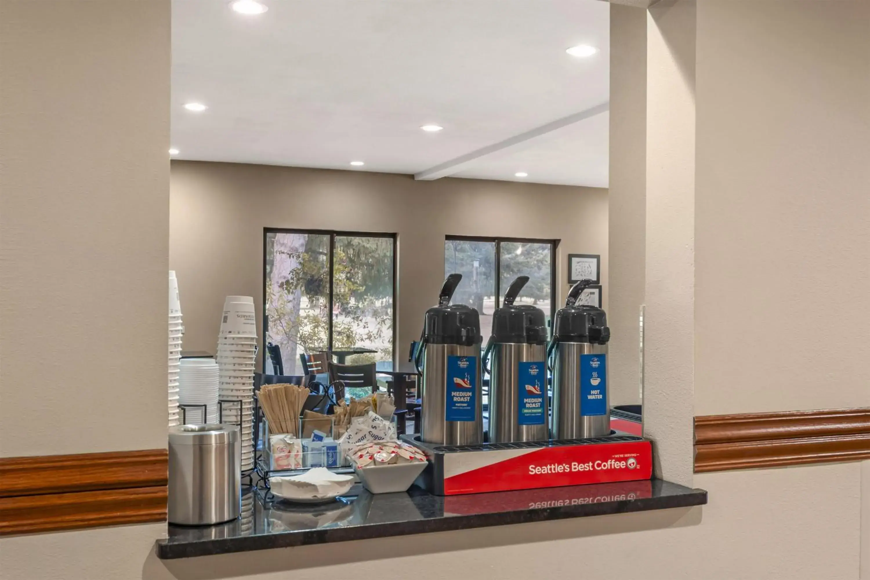 Breakfast in Best Western Plus Plaza by the Green Breakfast in Best Western Plus Plaza by the Green