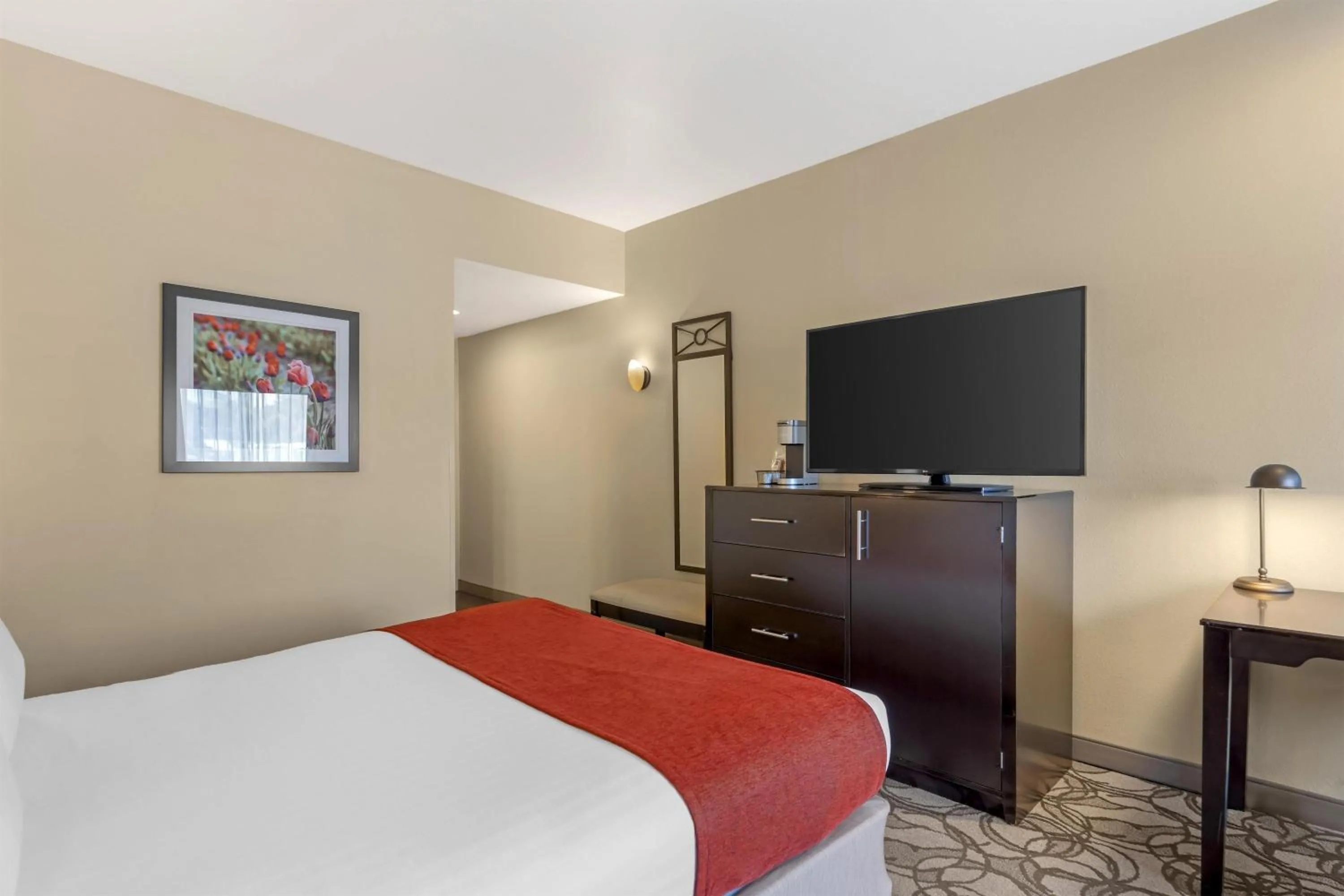 Bedroom, Bed in Best Western Plus Plaza by the Green