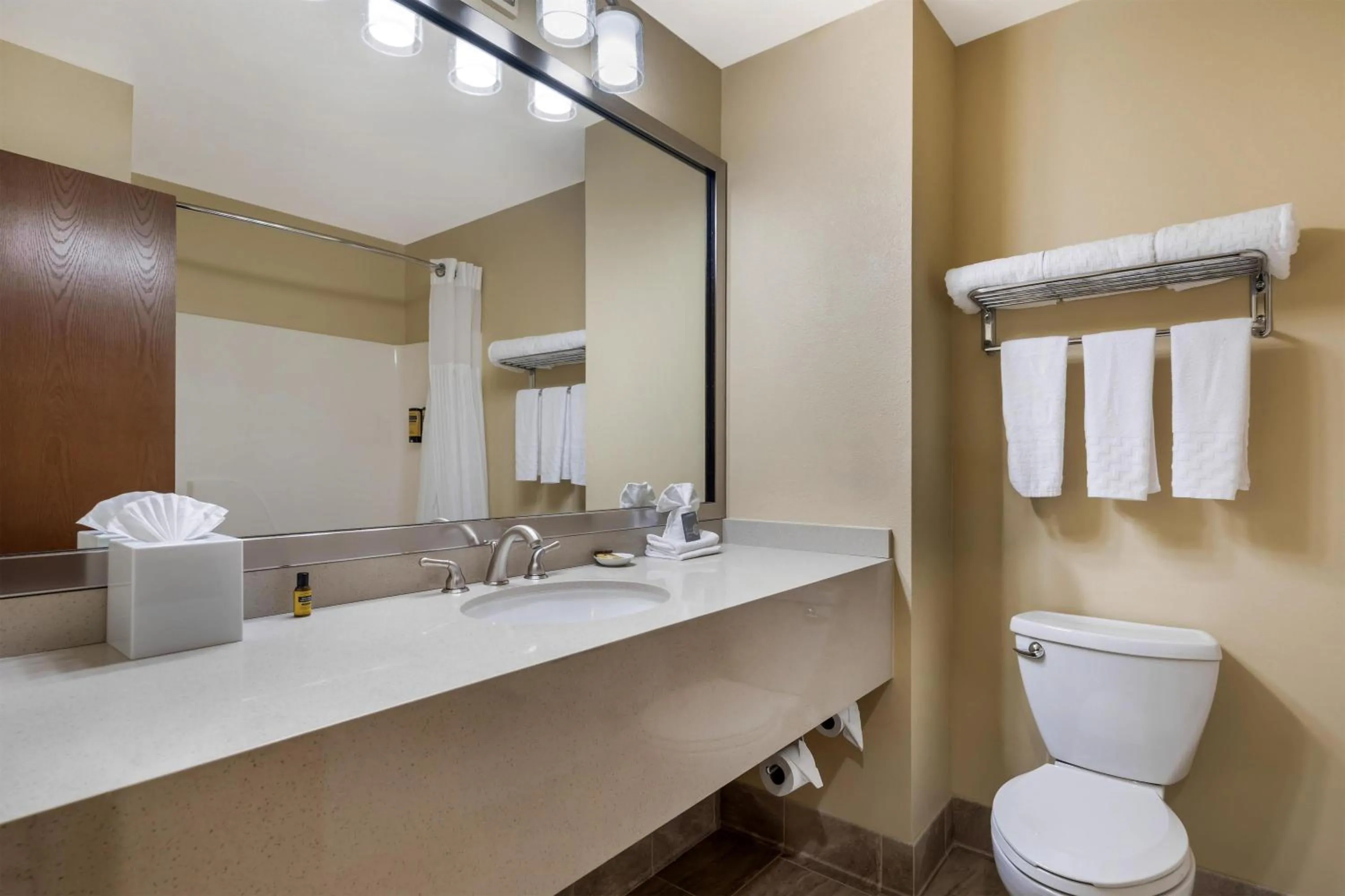 Bathroom in Best Western Plus Plaza by the Green