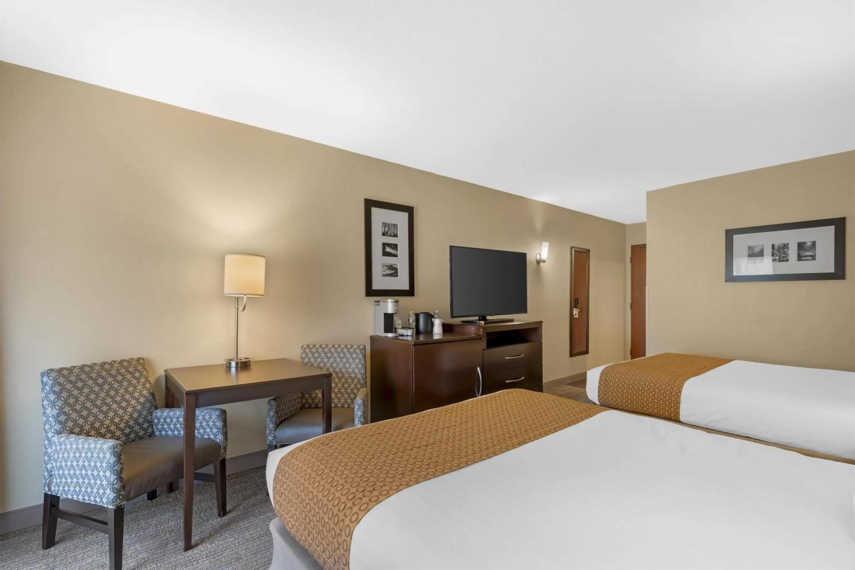 Bedroom, Bed in Best Western Plus Plaza by the Green