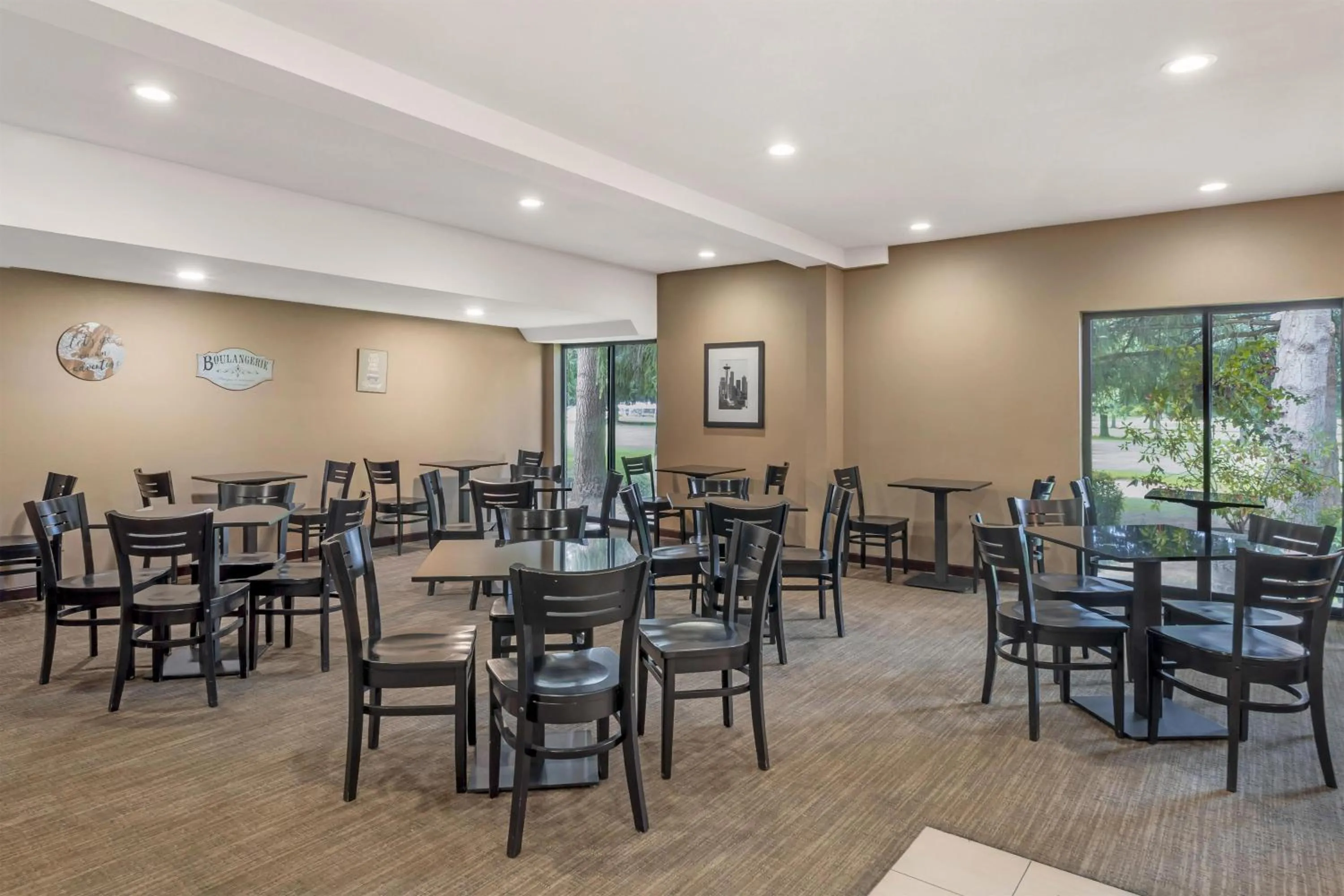 Breakfast in Best Western Plus Plaza by the Green