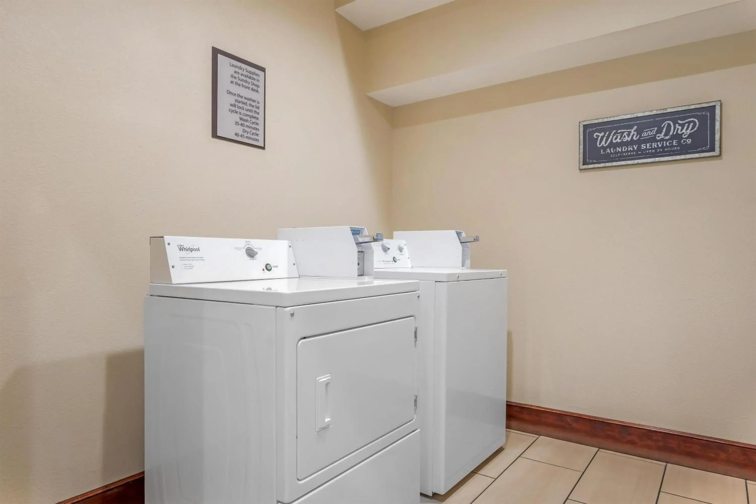 Property building in Best Western Plus Plaza by the Green Property building in Best Western Plus Plaza by the Green