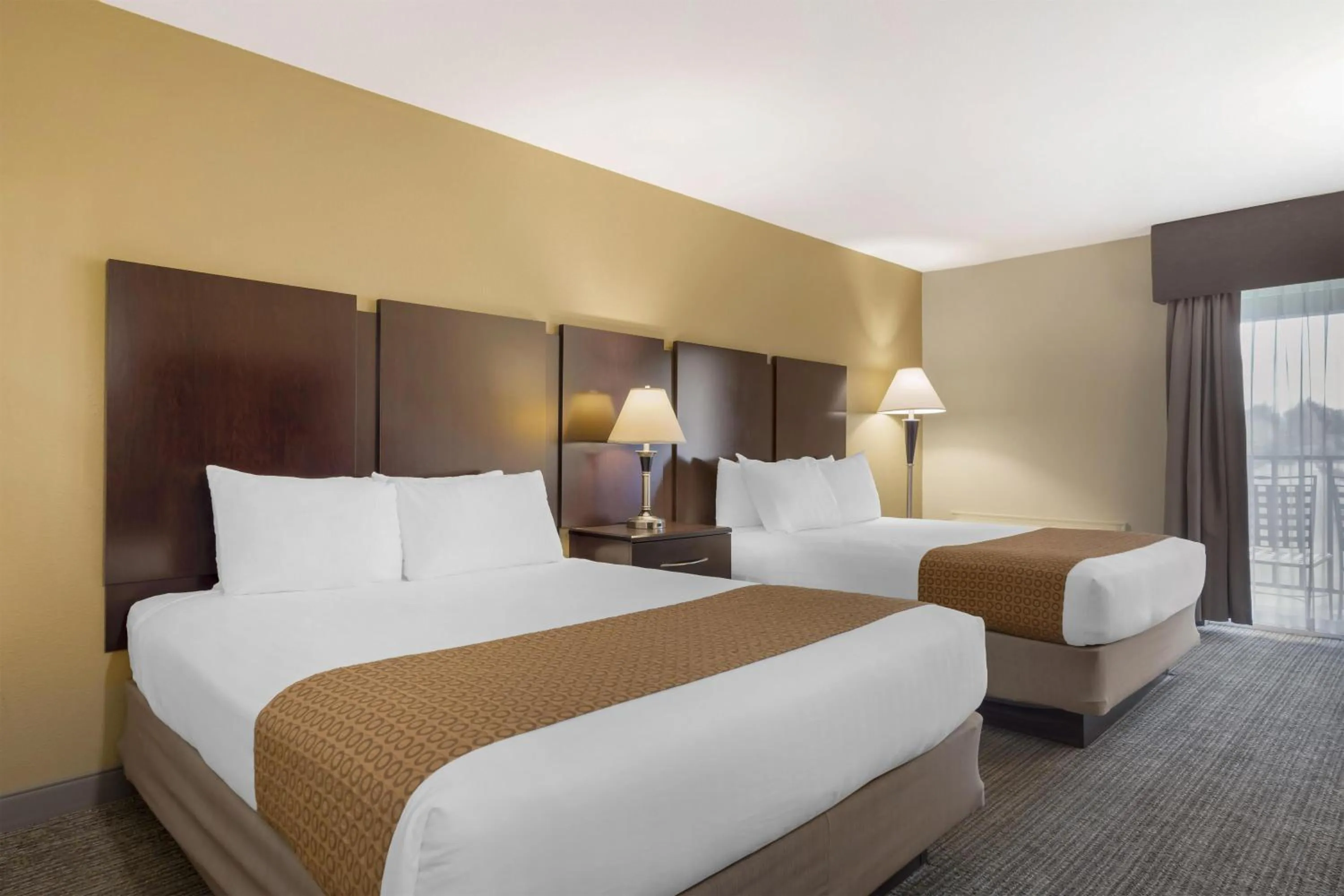 Bedroom, Bed in Best Western Plus Plaza by the Green