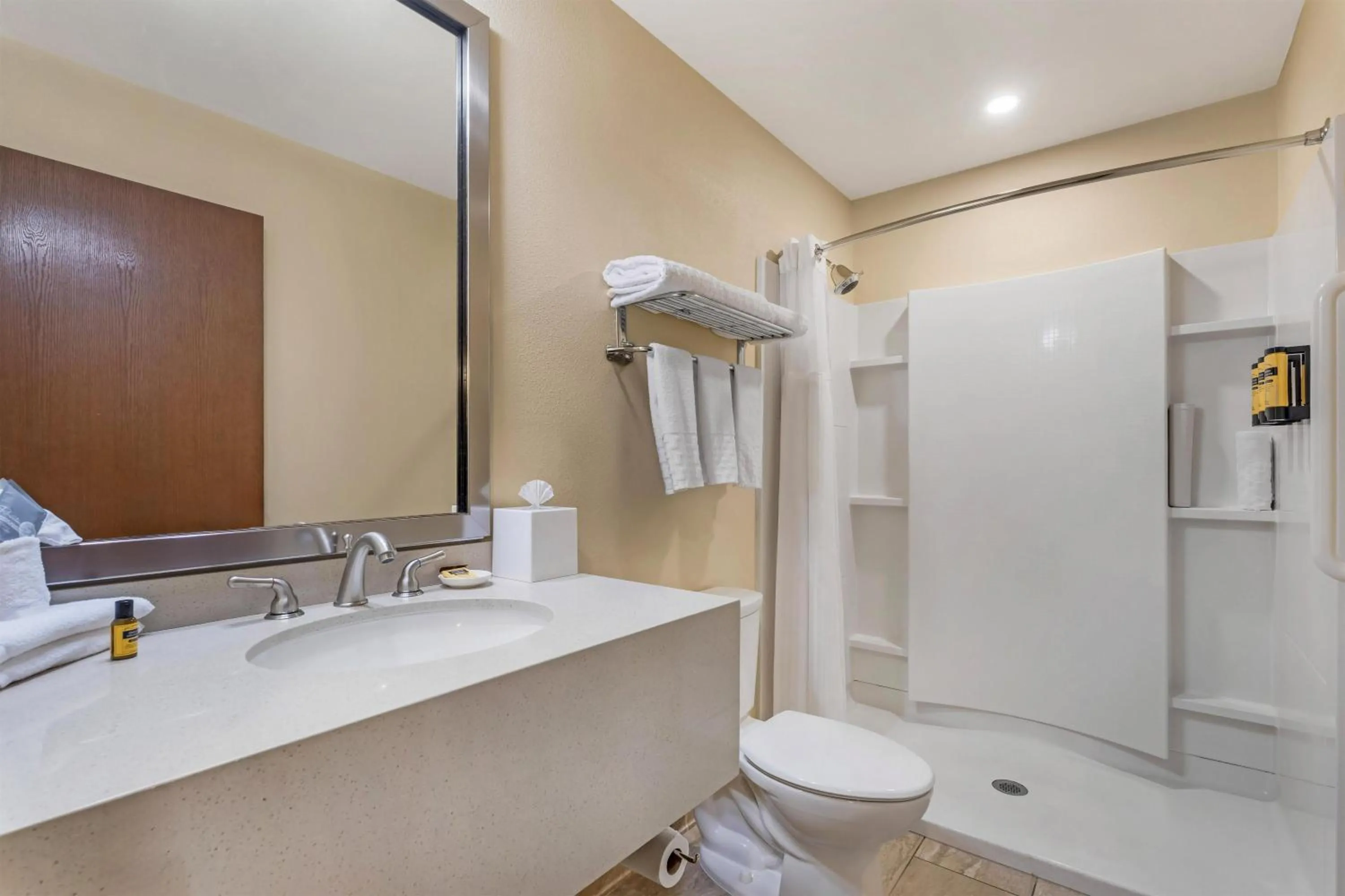 Bathroom in Best Western Plus Plaza by the Green