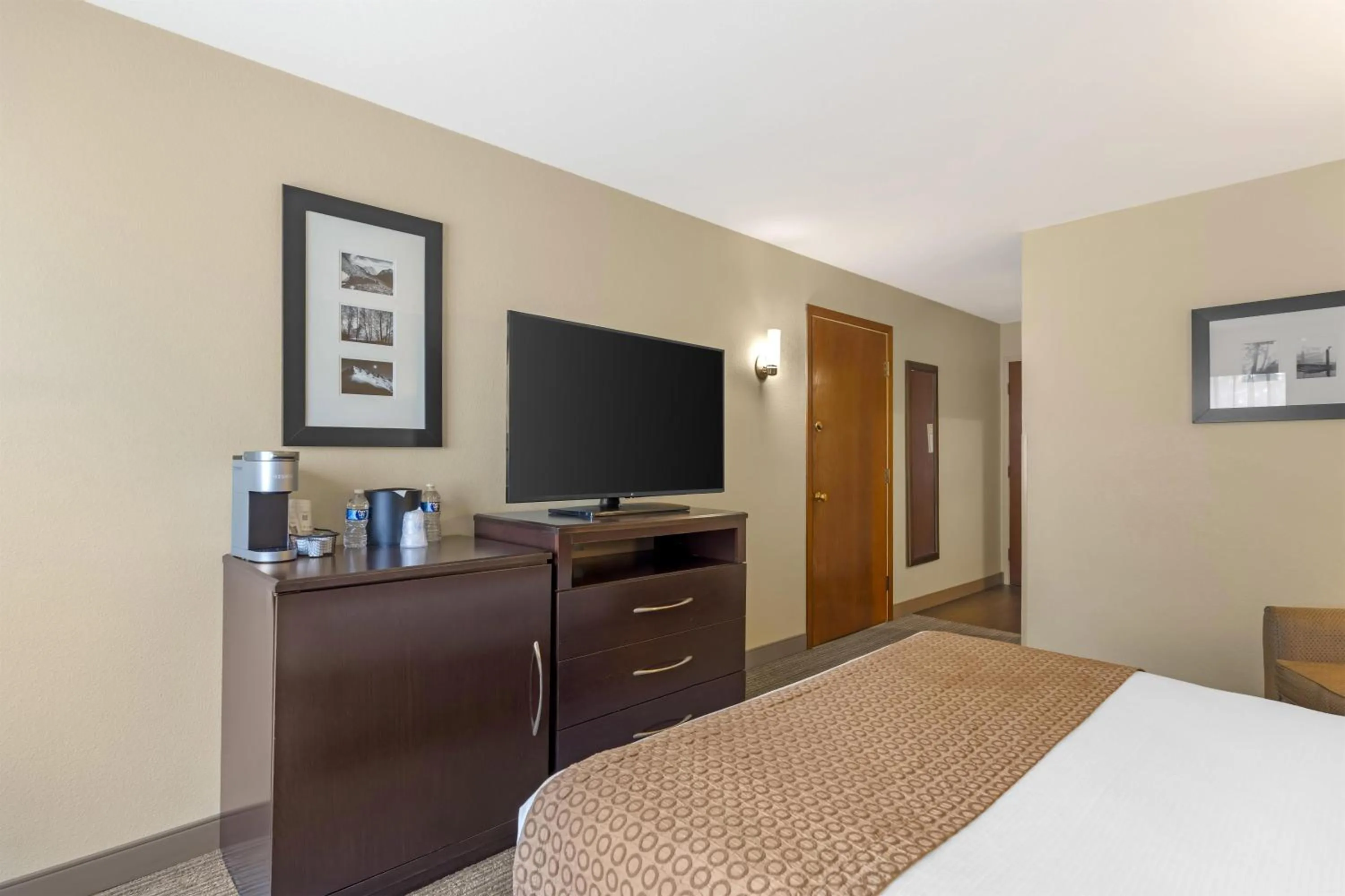 Bedroom, Bed in Best Western Plus Plaza by the Green