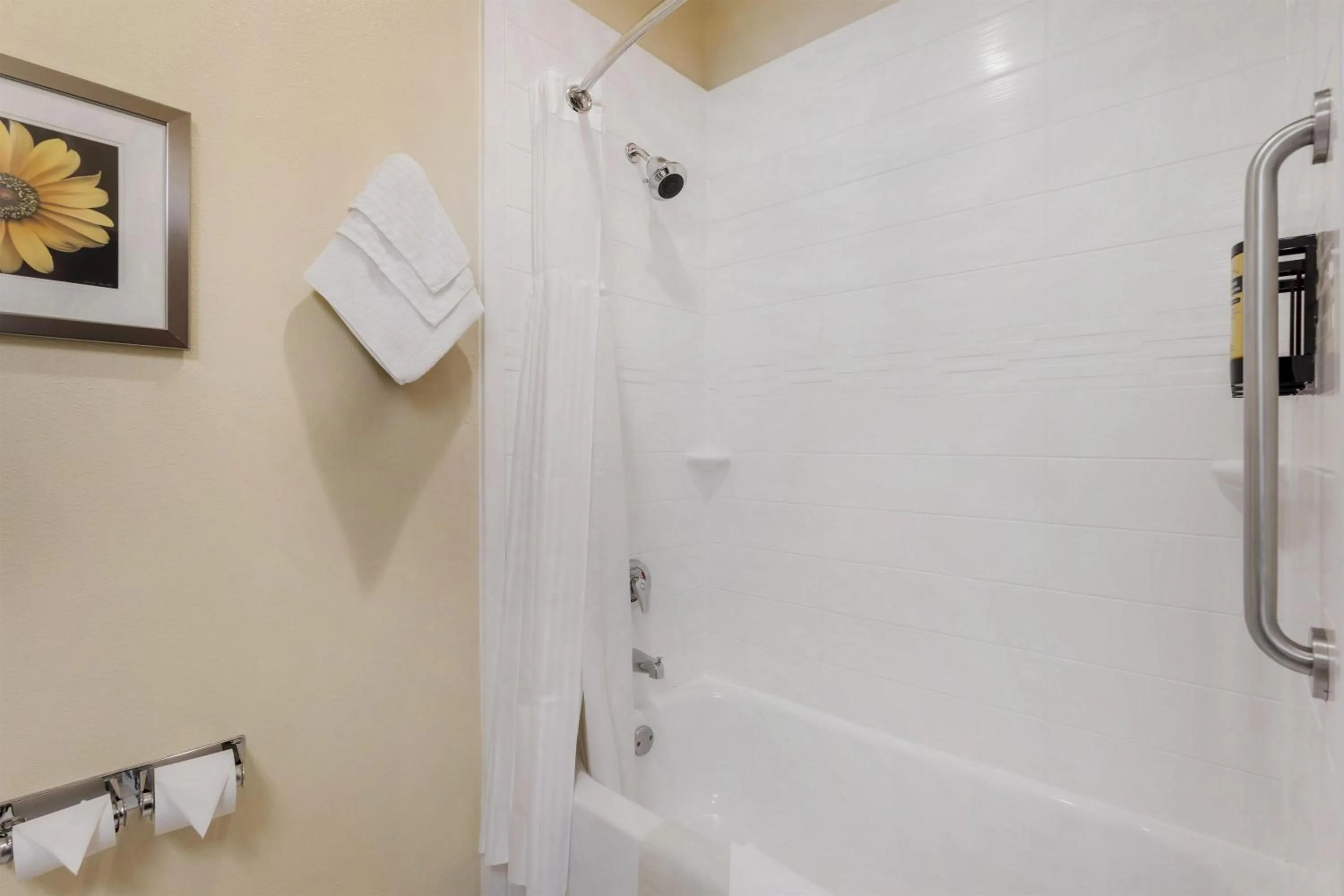 Bathroom in Best Western Plus Plaza by the Green