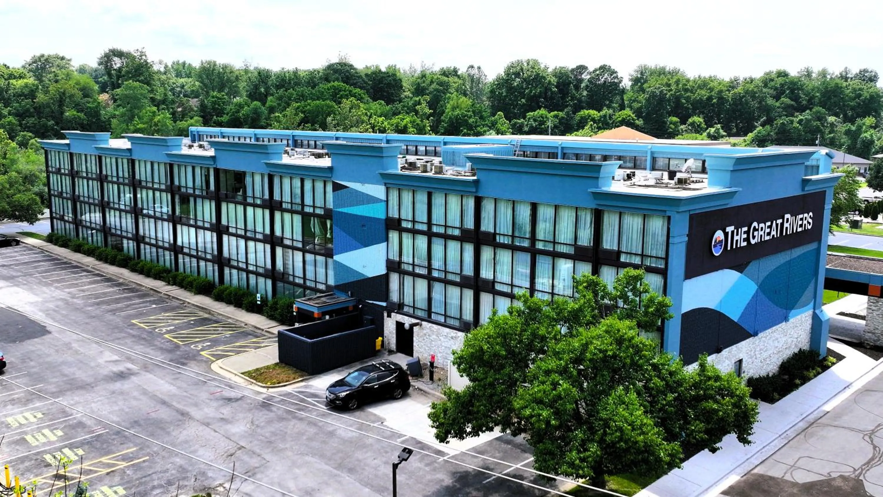 Guests in The Great Rivers, an Ascend Collection Hotel