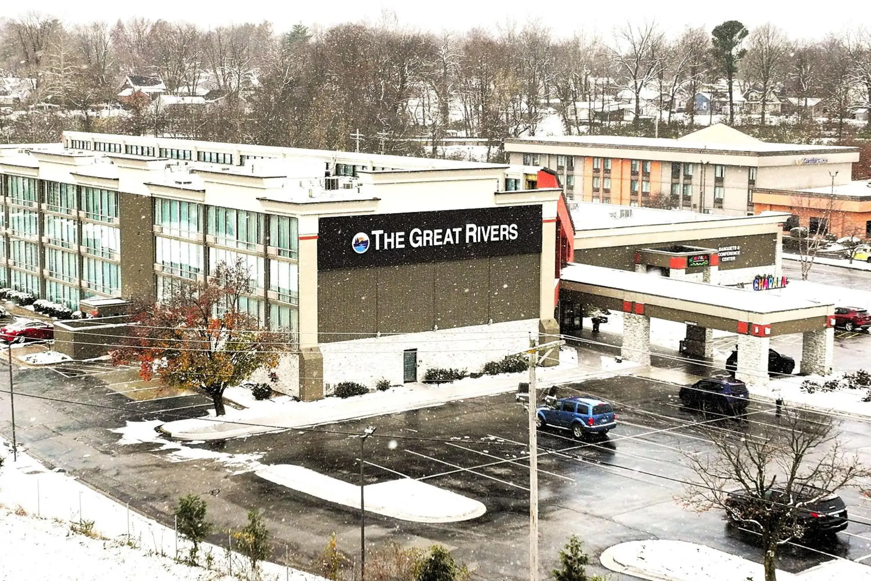 Property building in Best Western Premier Alton-St Louis Property building in Best Western Premier Alton-St Louis