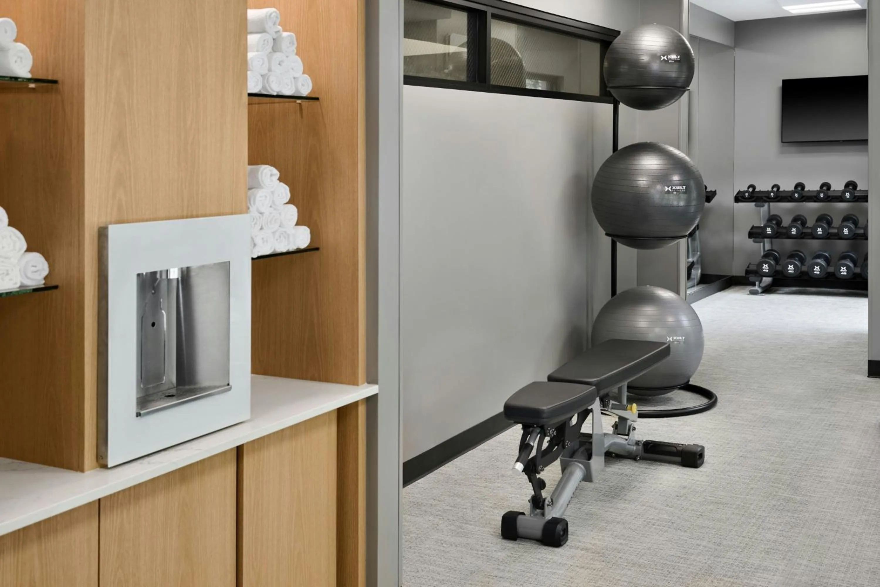 Fitness centre/facilities in Courtyard by Marriott Kansas City Shawnee