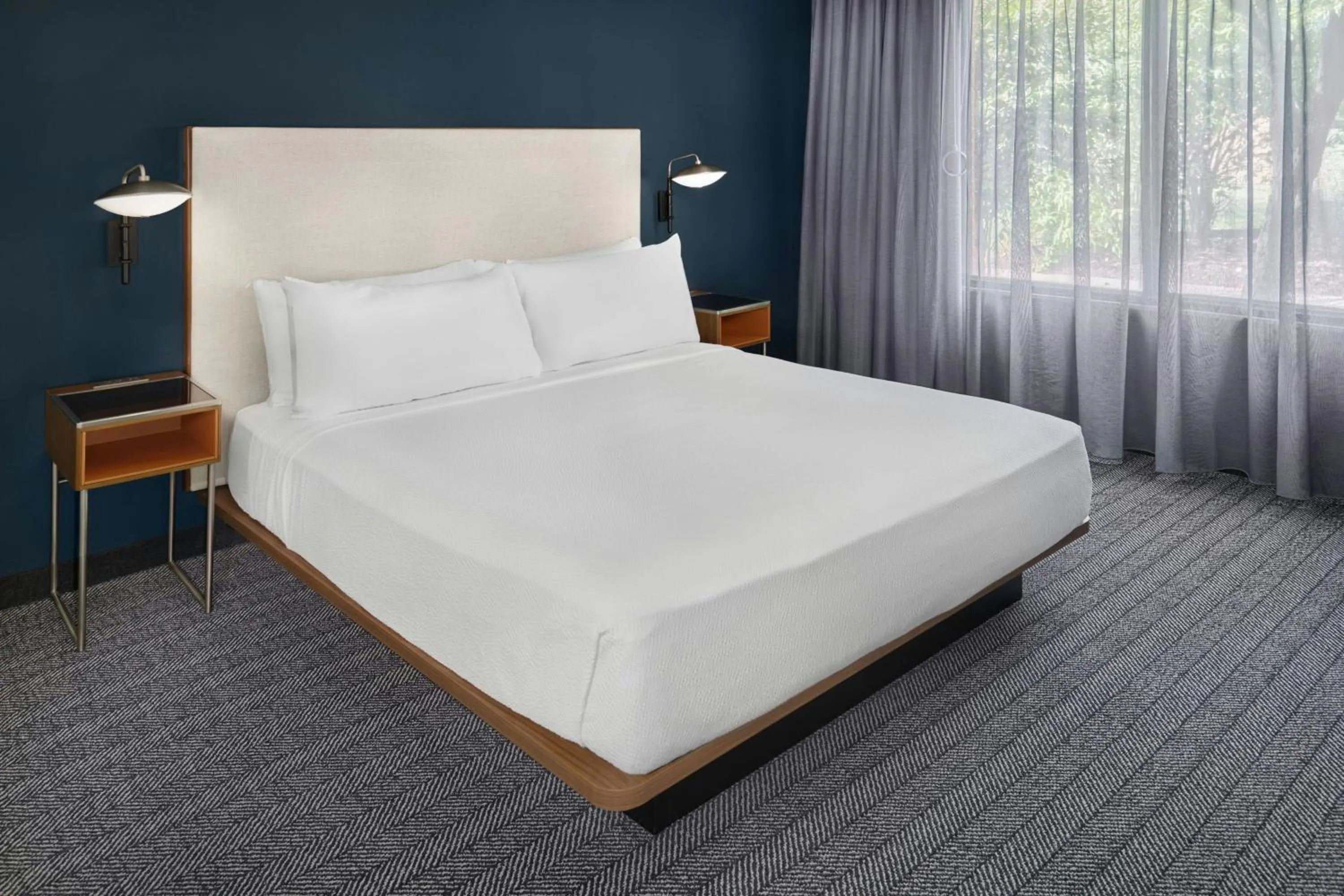 Photo of the whole room, Bed in Courtyard by Marriott Kansas City Shawnee