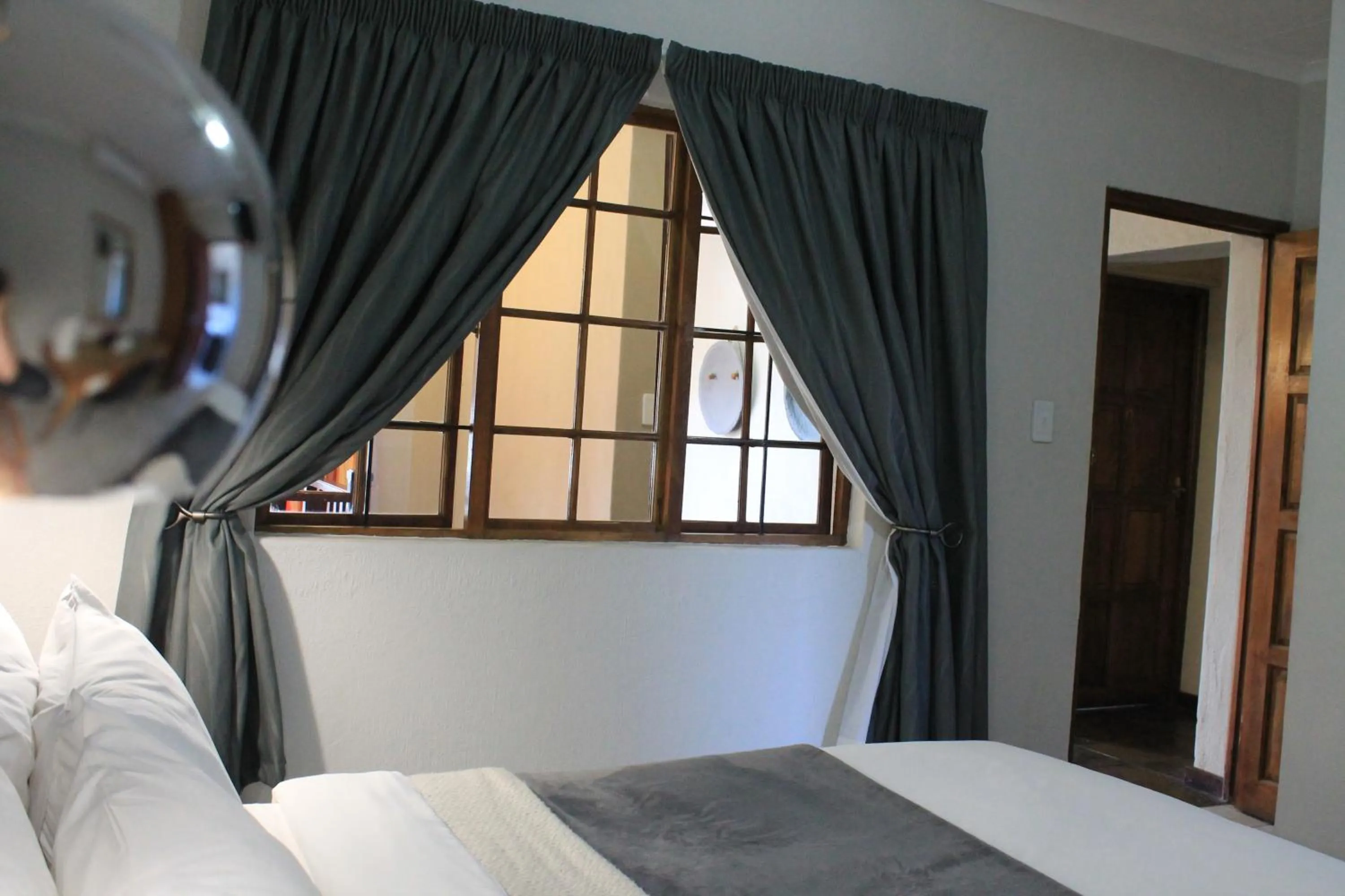 Photo of the whole room in Nelspruit Lodge