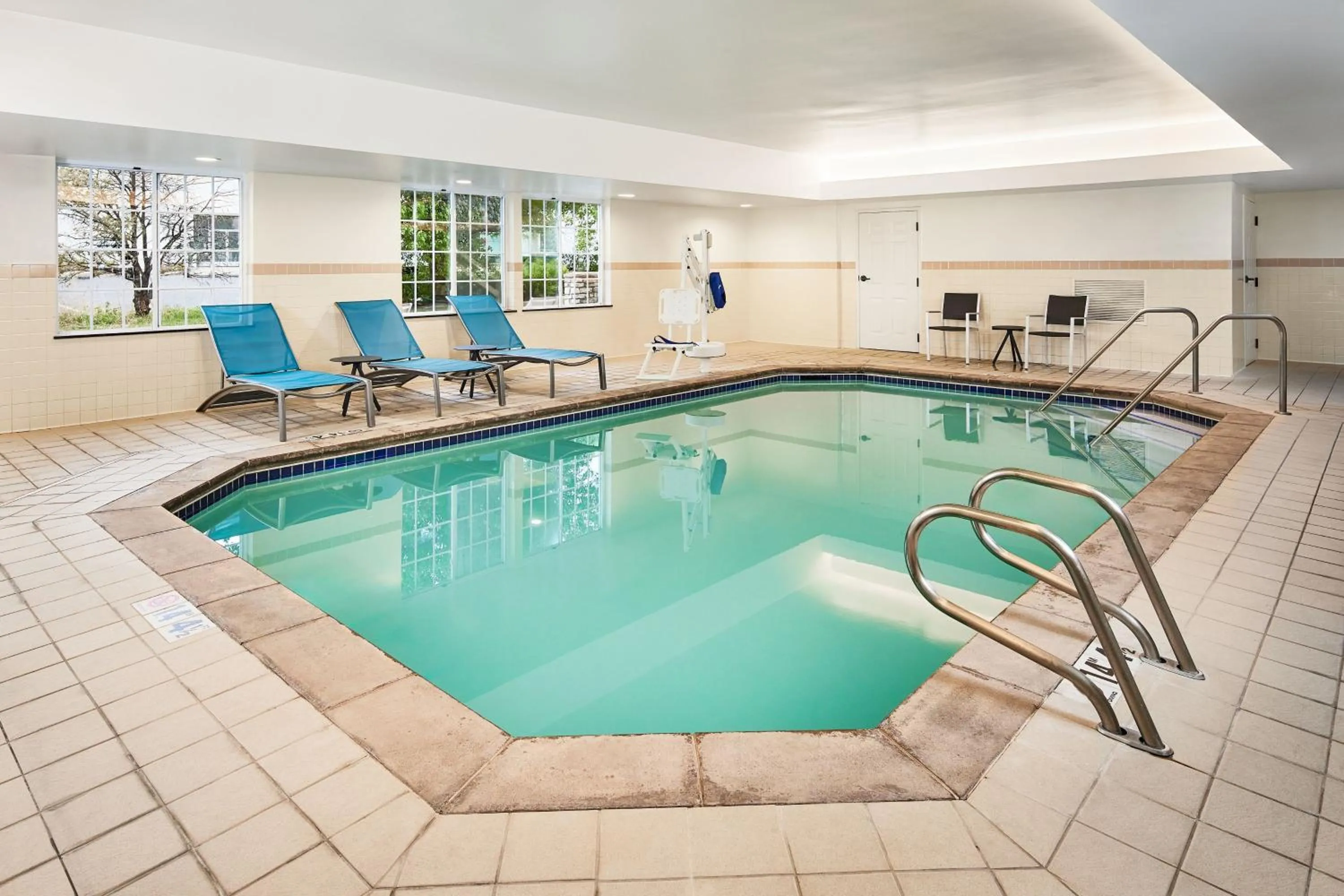 Swimming pool in TownePlace Suites by Marriott Colorado Springs South