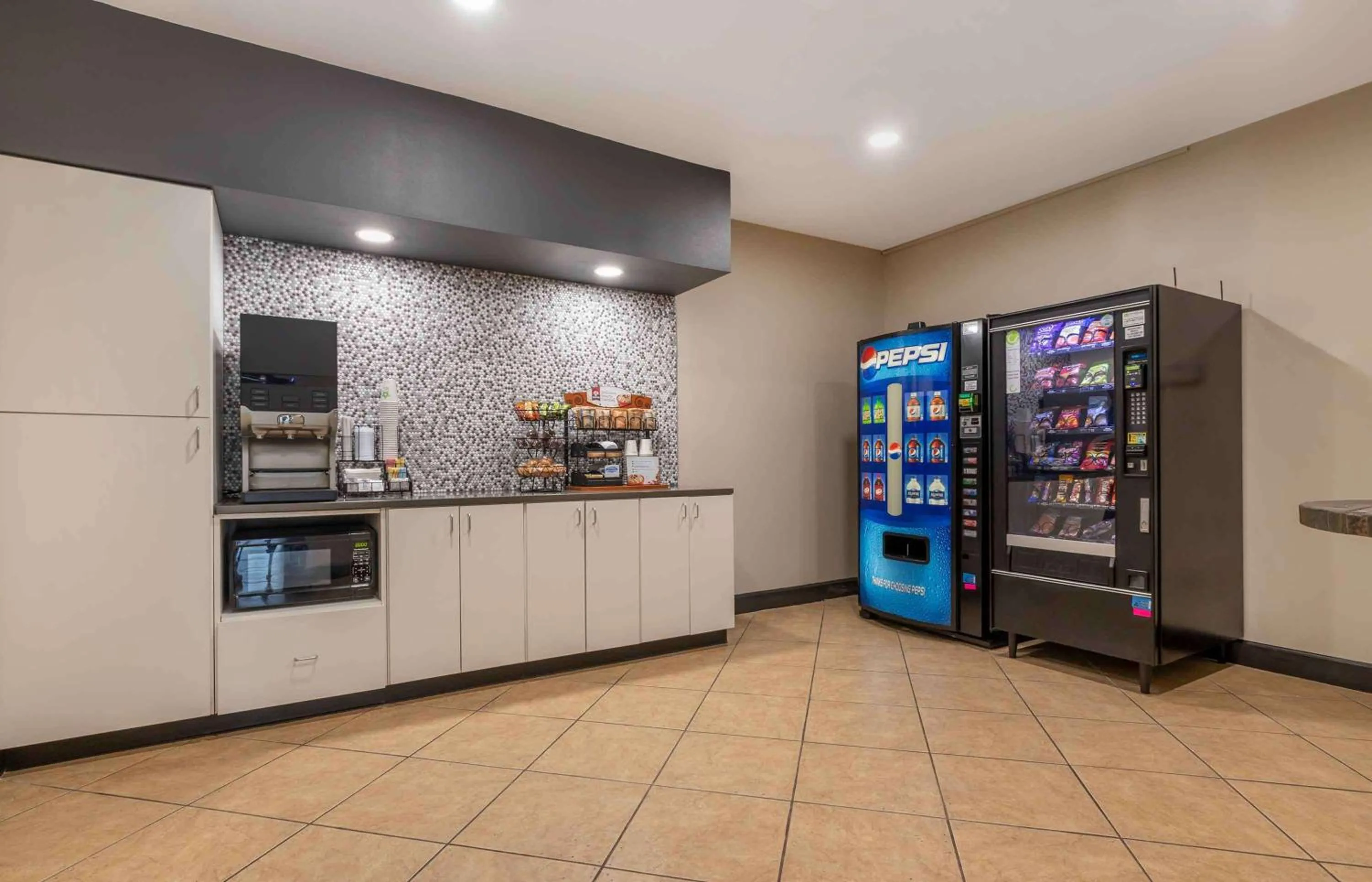 Breakfast in Extended Stay America Suites - Bartlesville - Hwy 75