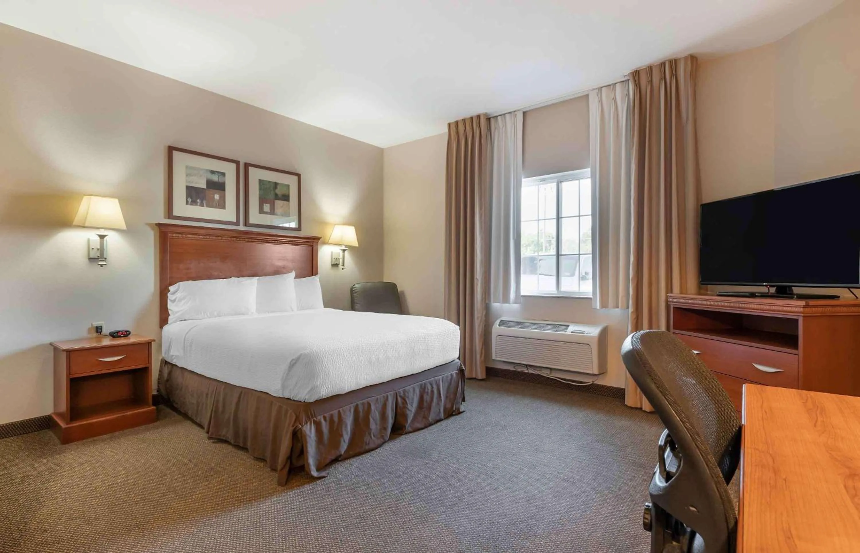 Bedroom, Bed in Extended Stay America Suites - Bartlesville - Hwy 75