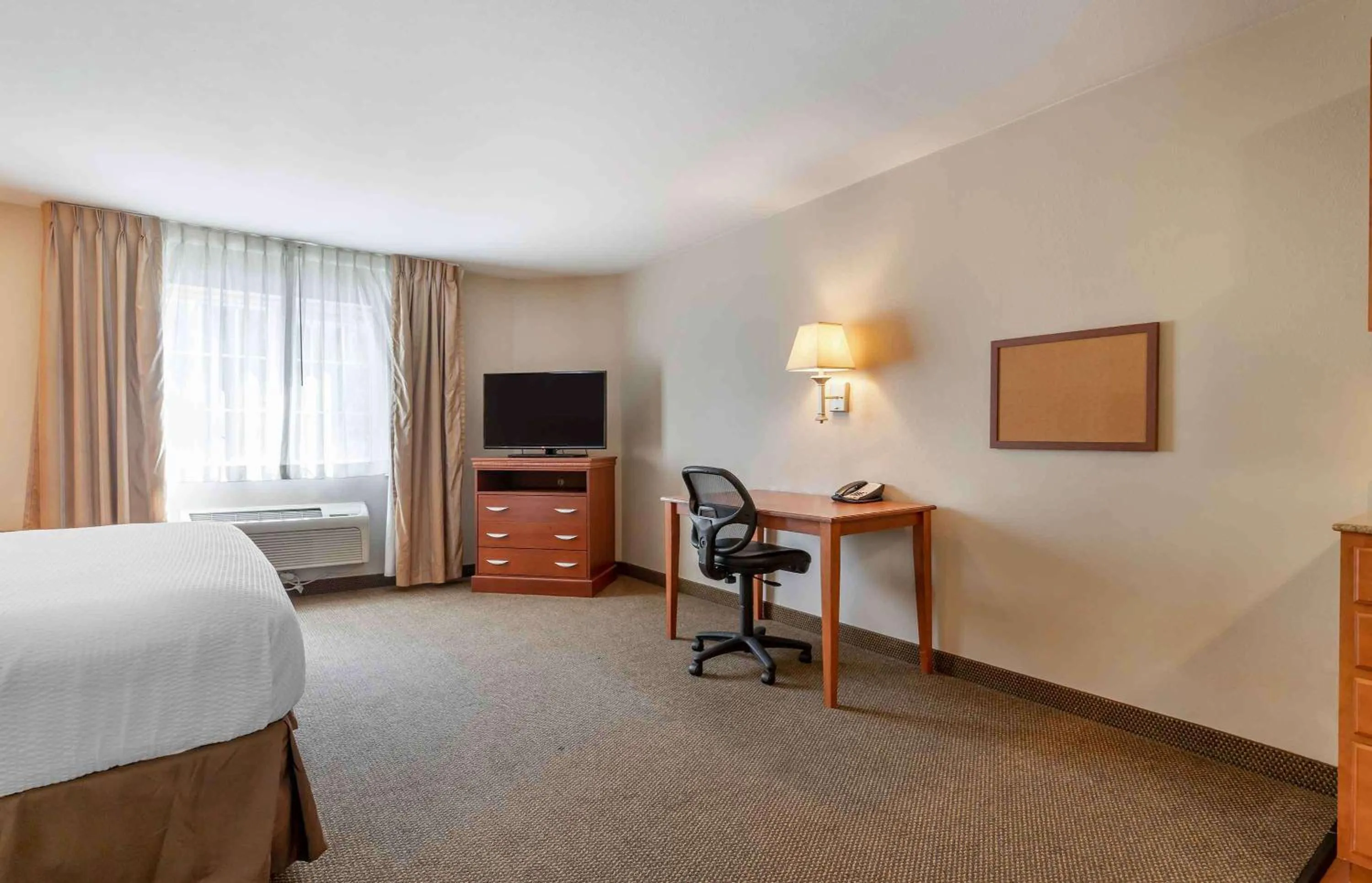 Bedroom, Bed in Extended Stay America Suites - Bartlesville - Hwy 75