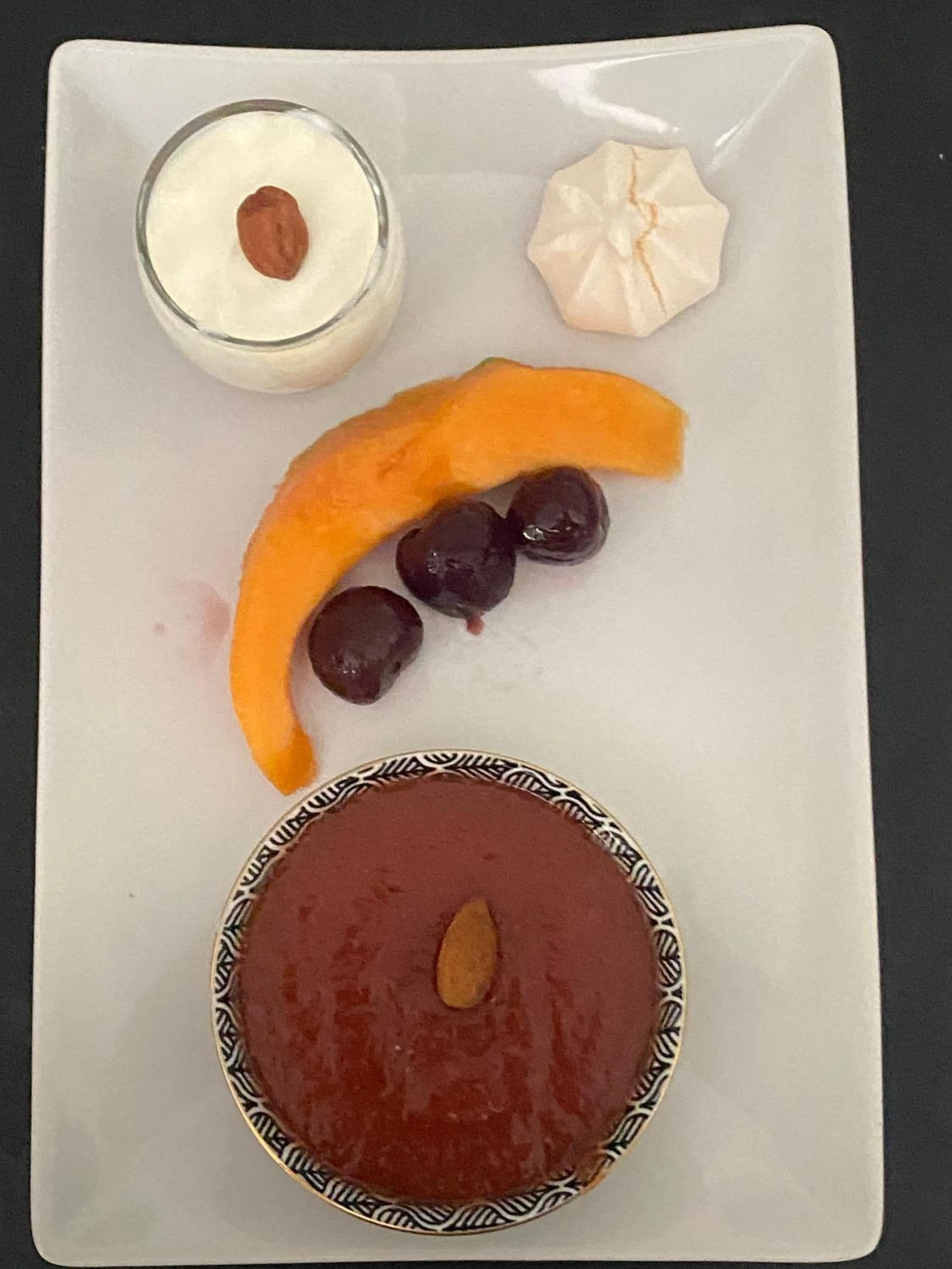 Restaurant/places to eat in La Datcha Delicatessen