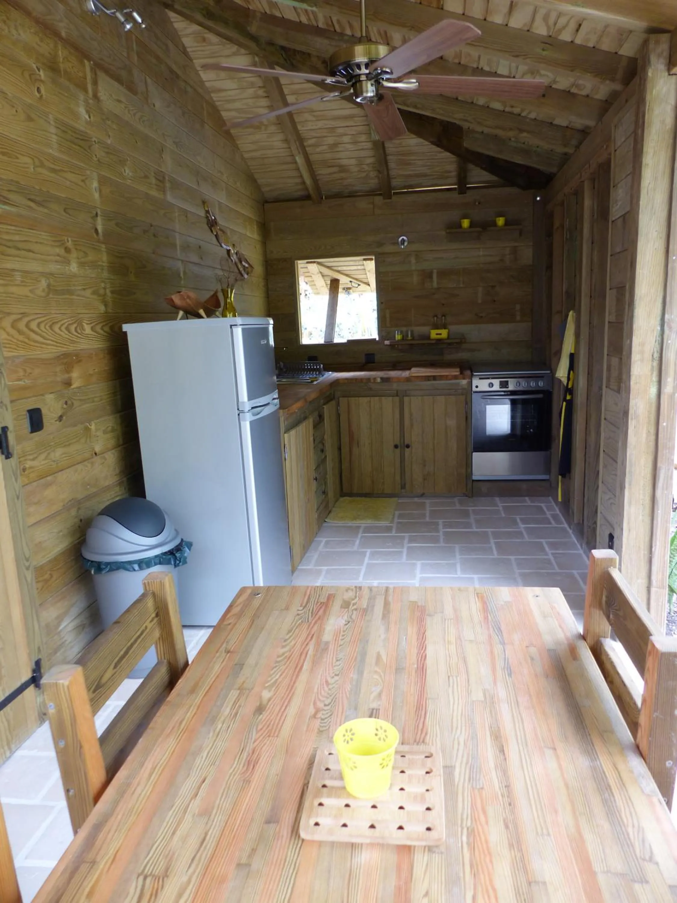 Kitchen or kitchenette in Iguana Ecolodge