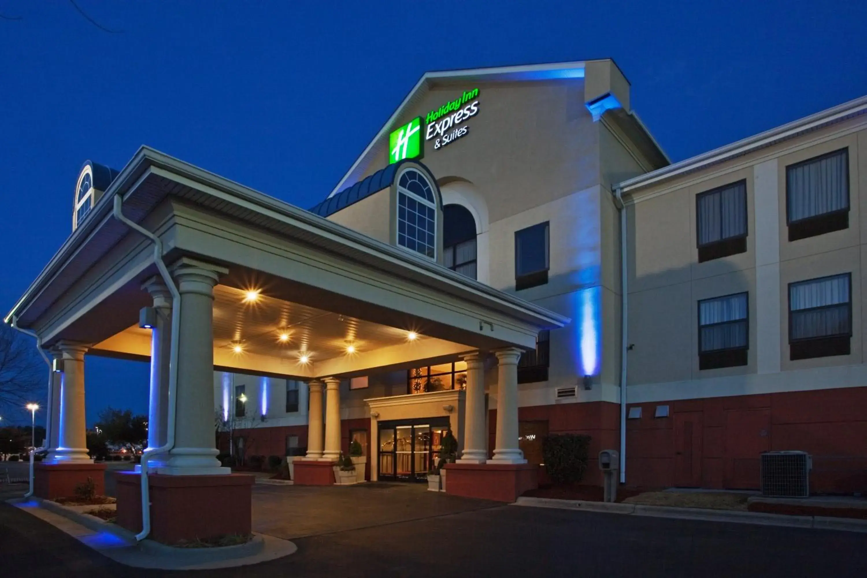Property building in Holiday Inn Express Hotel & Suites Laurinburg by IHG Property building in Holiday Inn Express Hotel & Suites Laurinburg by IHG