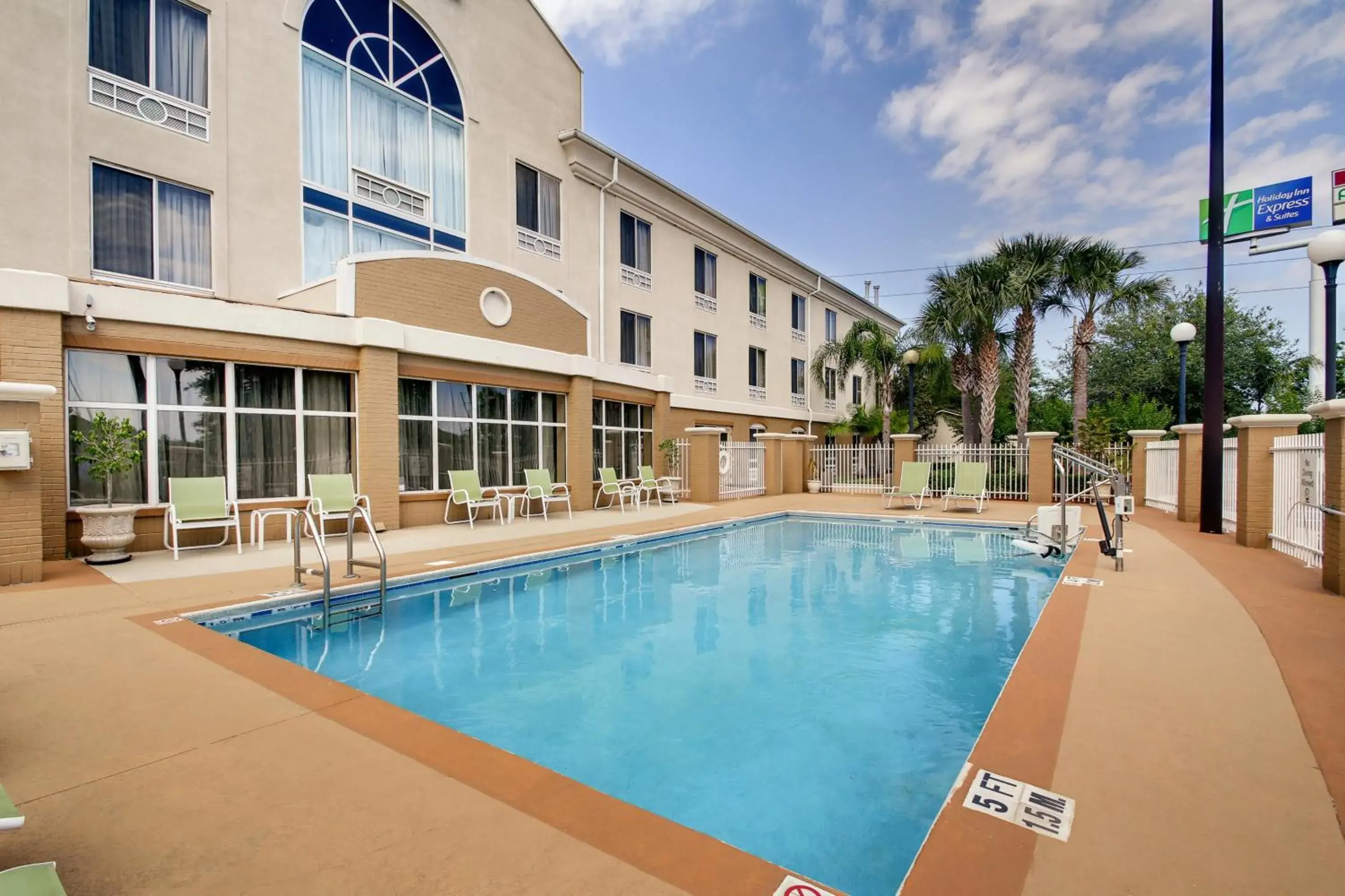 Swimming pool in Holiday Inn Express & Suites Jacksonville South - I-295 by IHG Swimming pool in Holiday Inn Express & Suites Jacksonville South - I-295 by IHG