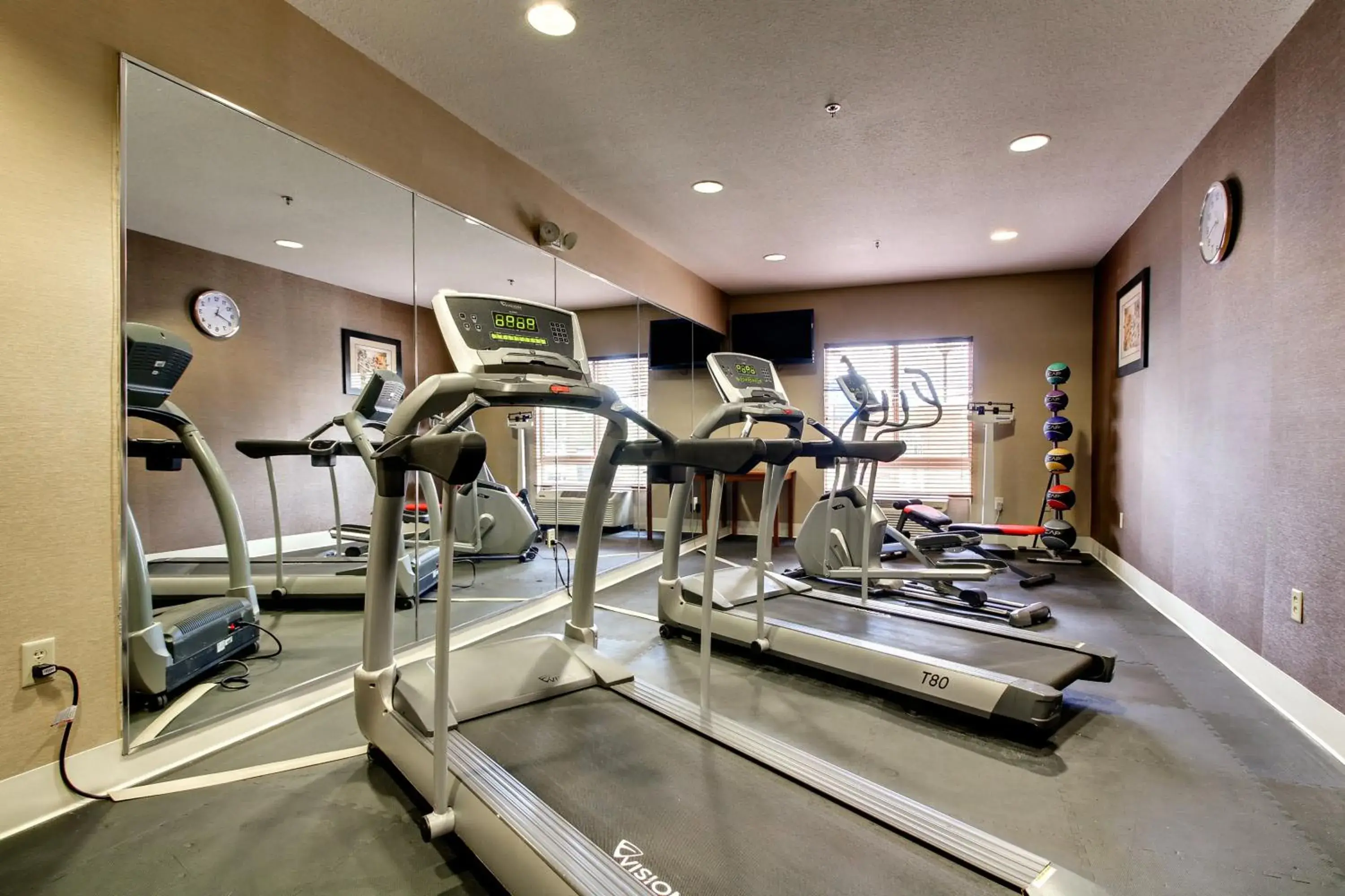 Fitness centre/facilities in Holiday Inn Express & Suites Jacksonville South - I-295 by IHG Fitness centre/facilities in Holiday Inn Express & Suites Jacksonville South - I-295 by IHG
