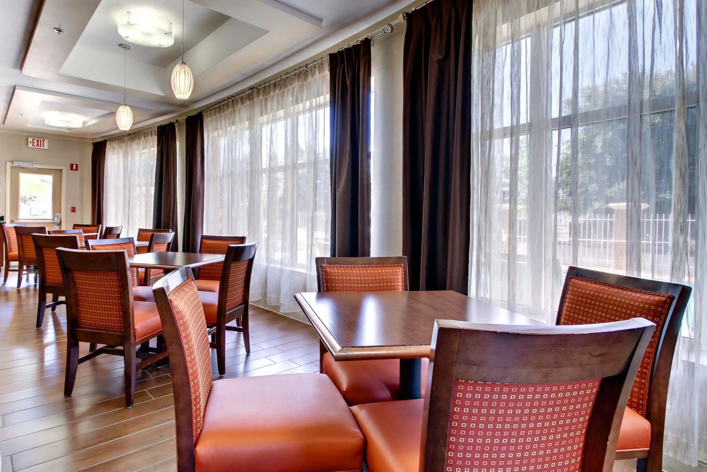 Breakfast in Holiday Inn Express & Suites Jacksonville South - I-295 by IHG