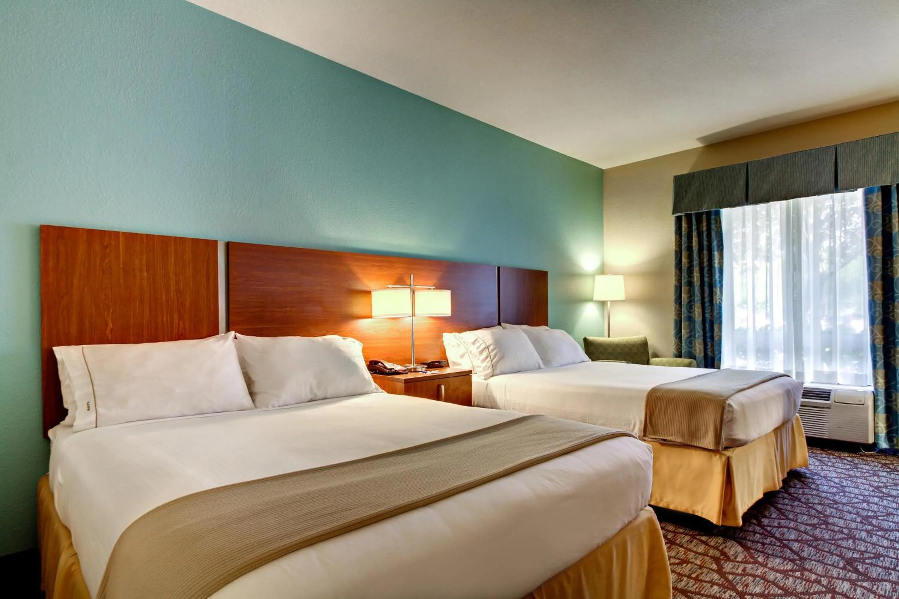 Photo of the whole room, Bed in Holiday Inn Express & Suites Jacksonville South - I-295 by IHG