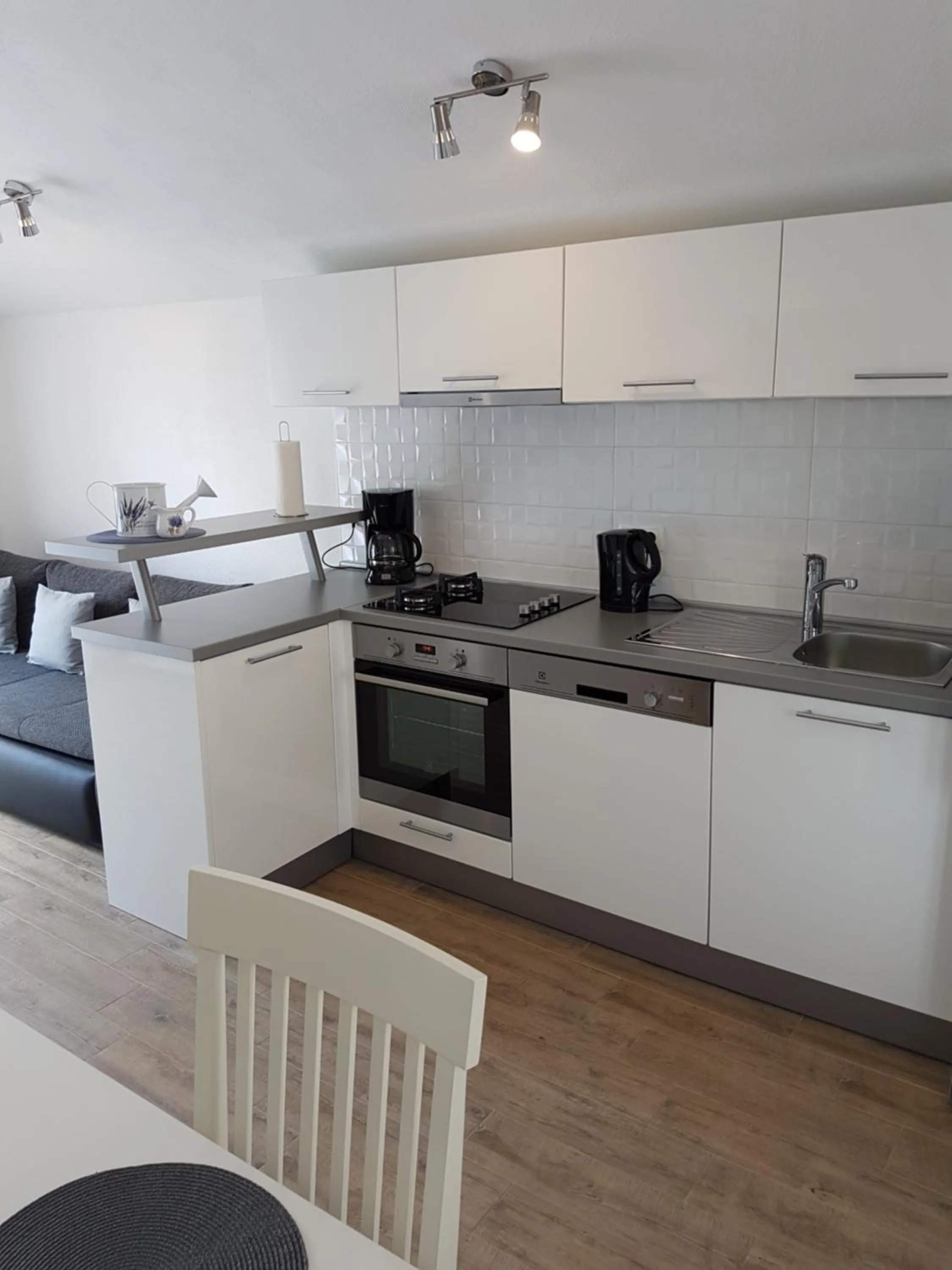 Kitchen or kitchenette in Apartmani Luka & Iva