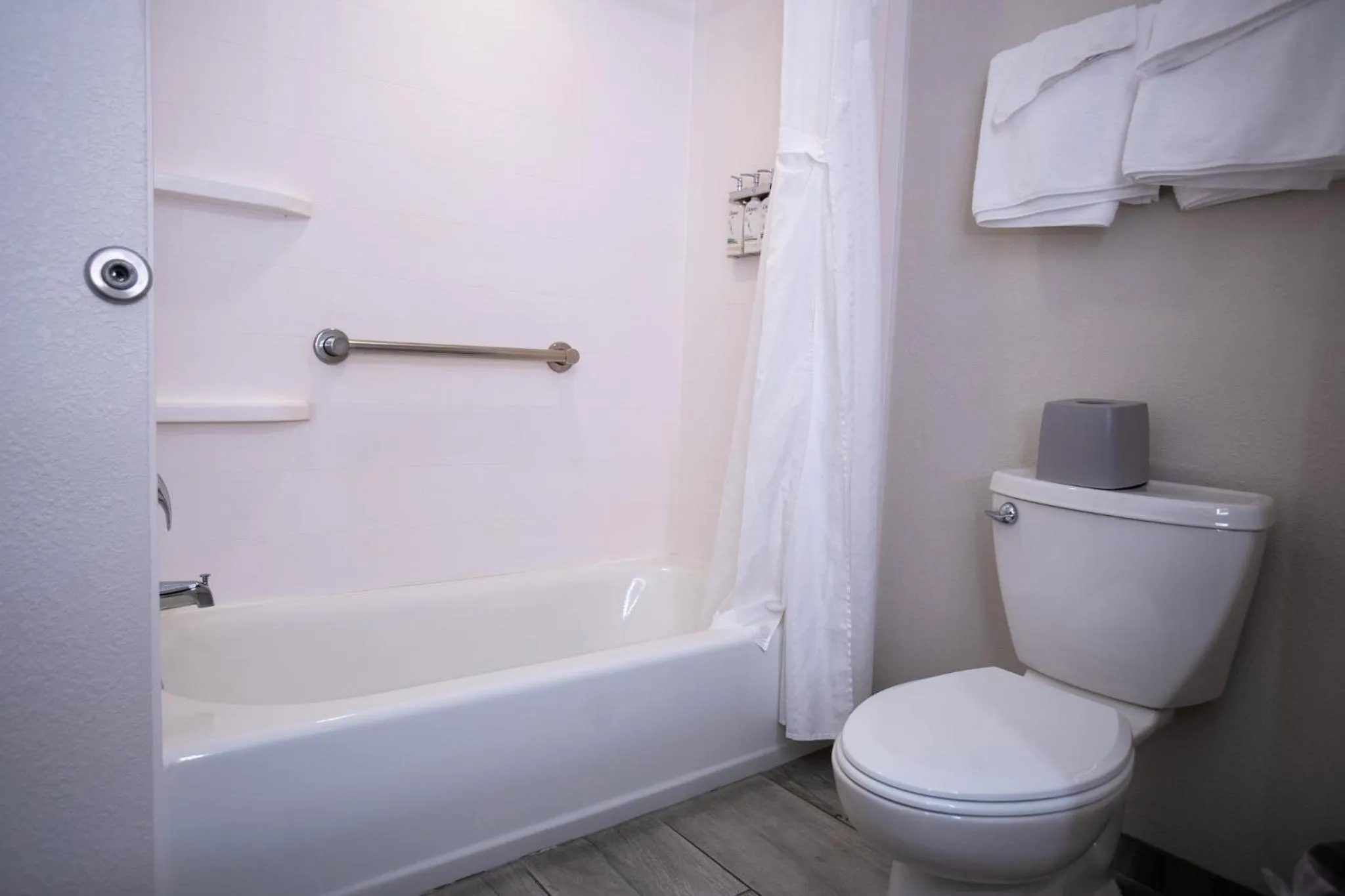 Photo of the whole room in Holiday Inn Express Pembroke by IHG