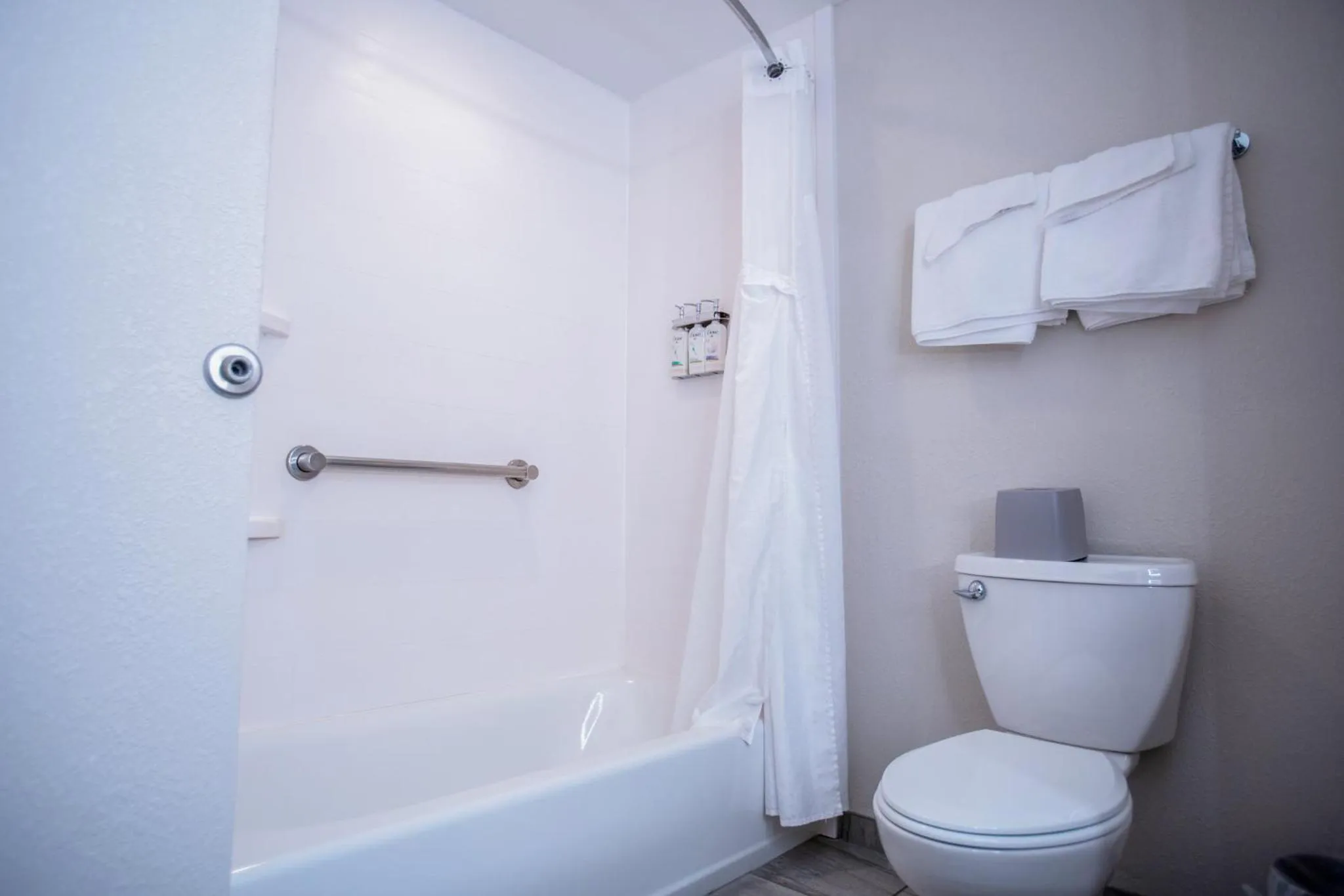 Photo of the whole room in Holiday Inn Express Pembroke by IHG