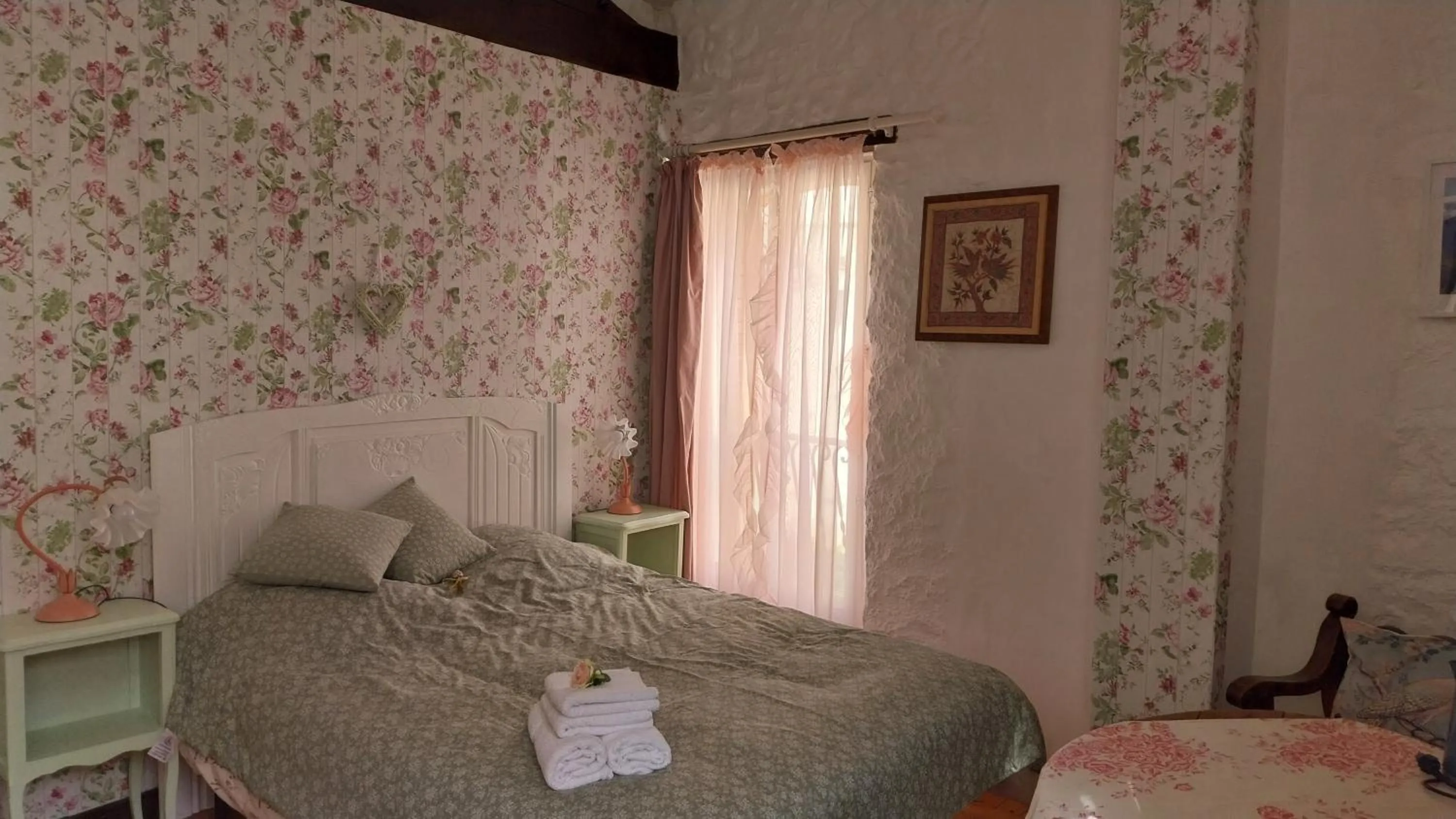 Standard King Room in L'Envolée
