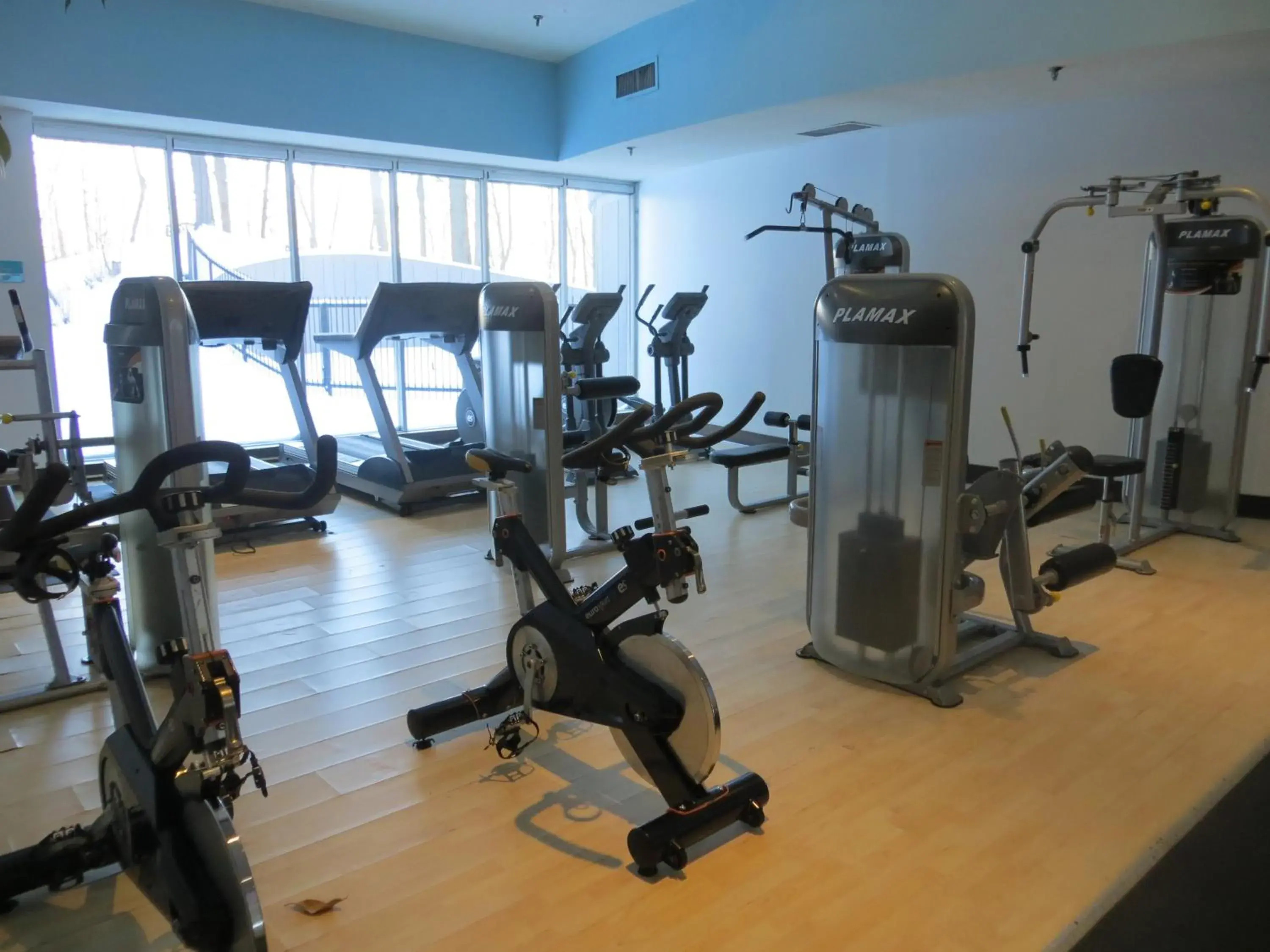 Fitness centre/facilities in Toronto Don Valley Hotel and Suites Fitness centre/facilities in Toronto Don Valley Hotel and Suites